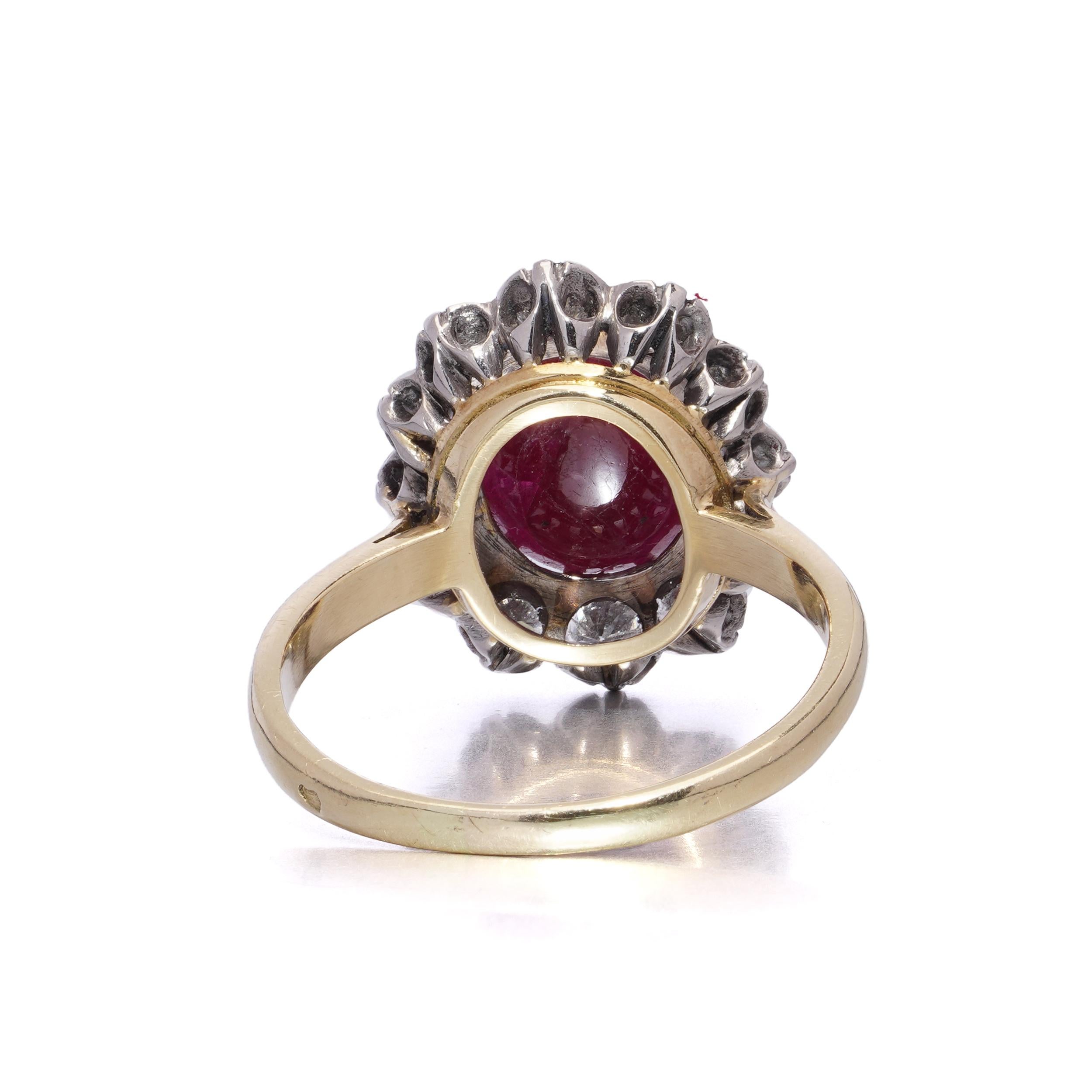da uomo o donna Anello in oro 18 carati con rubino naturale cabochon e diamanti da 5,25 carati in vendita