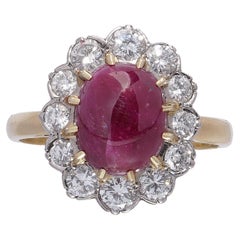 Bague en or 18K avec rubis cabochon naturel de 5,25ct et diamants