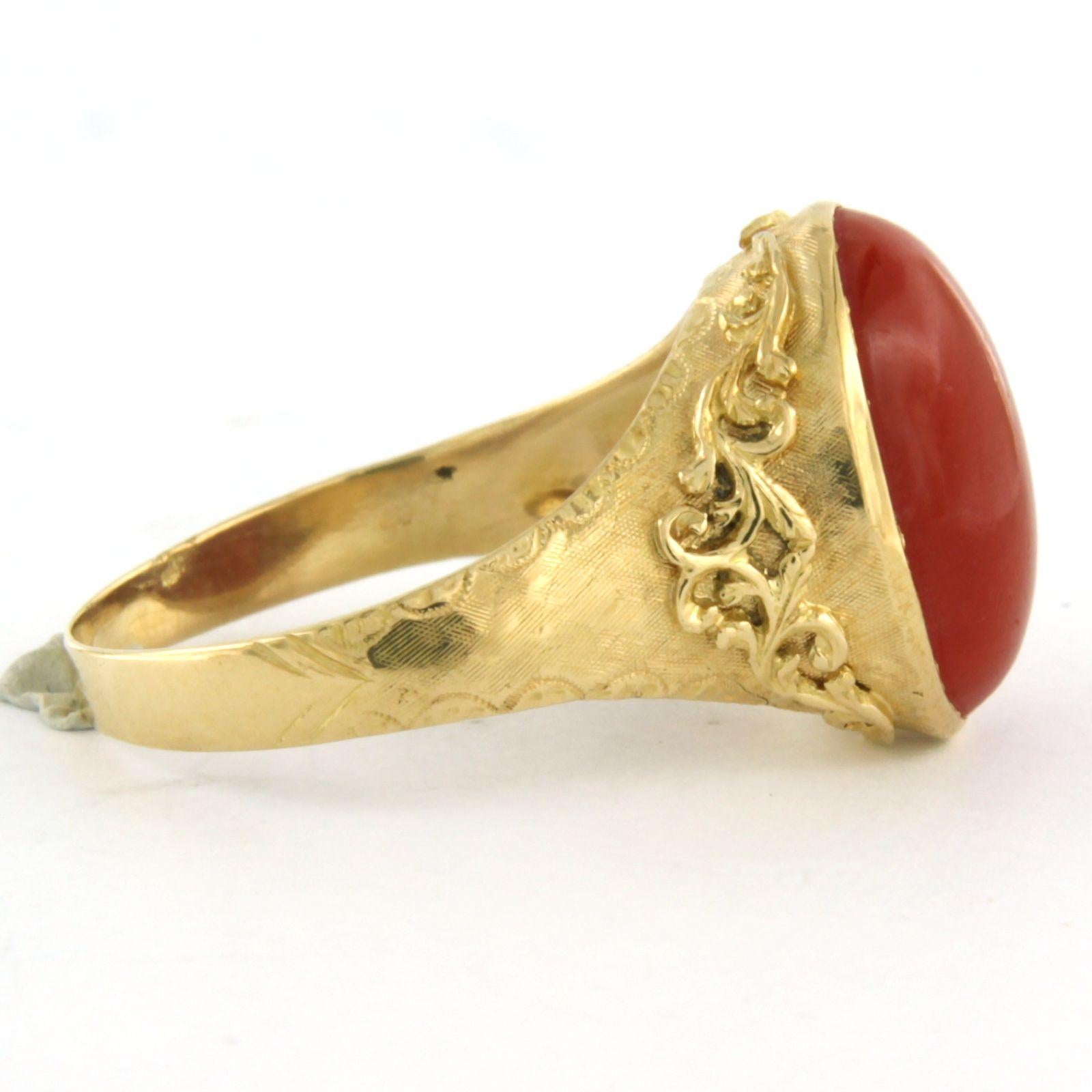 Women's 18k gold ring with Coral - 5.2 grams - ring size US. 8.5 - EU. 18.5 (58) For Sale
