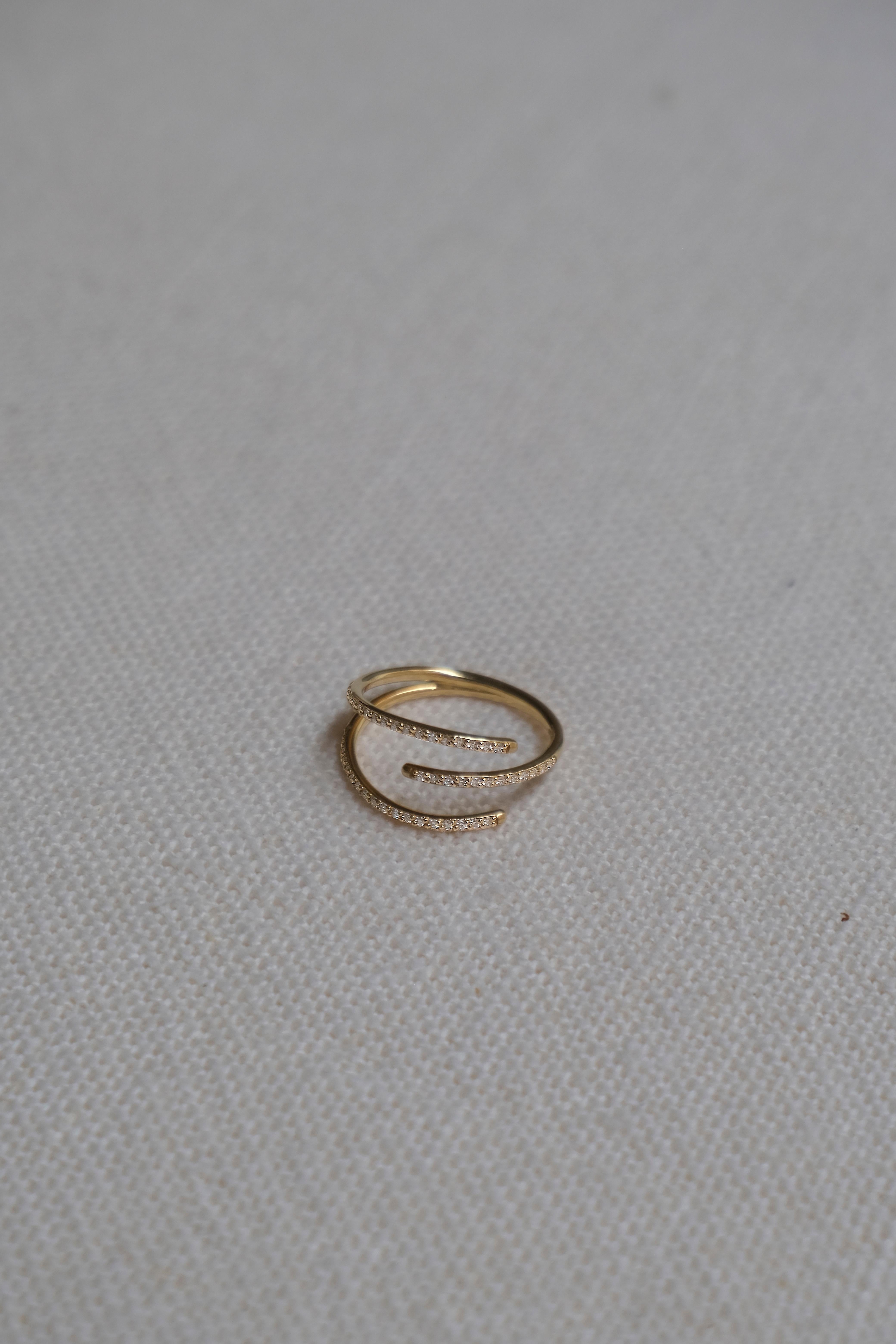En vente :  Bague en or 18 carats avec diamants 9