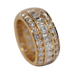 18K Gold Ring with Emerald Cut & Round Brilliant Cut Diamonds, 7.30 Carats