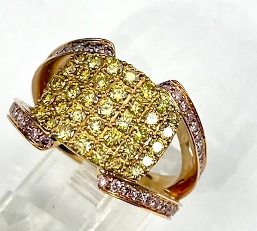 18K Gold Ring With Natural Round Intense Yellow And Pink Diamonds For Sale 2