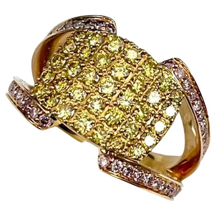 18K Gold Ring With Natural Round Intense Yellow And Pink Diamonds For Sale