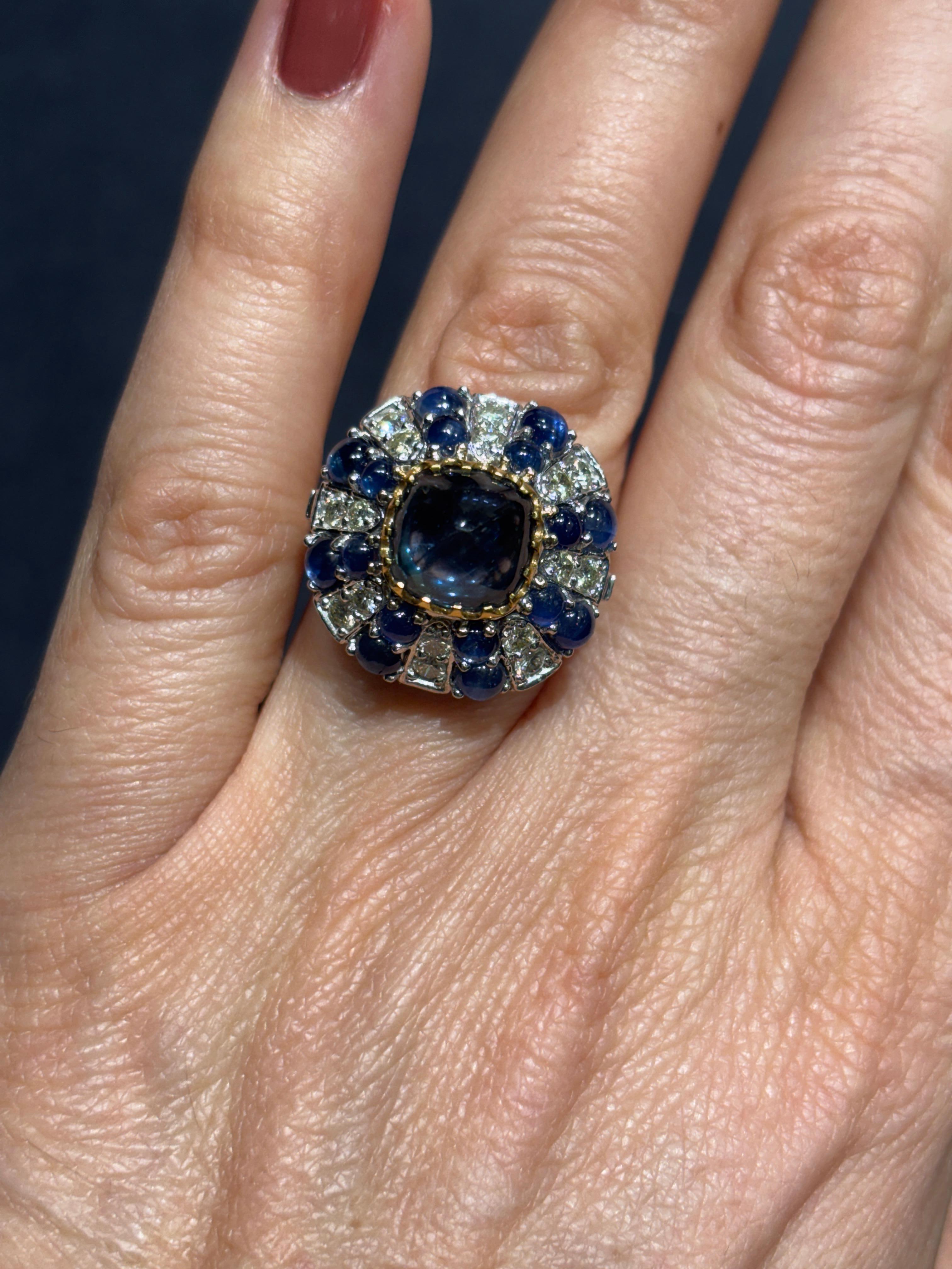 18k gold ring with no heat sugarloaf cabochon sapphire and diamonds For Sale 1