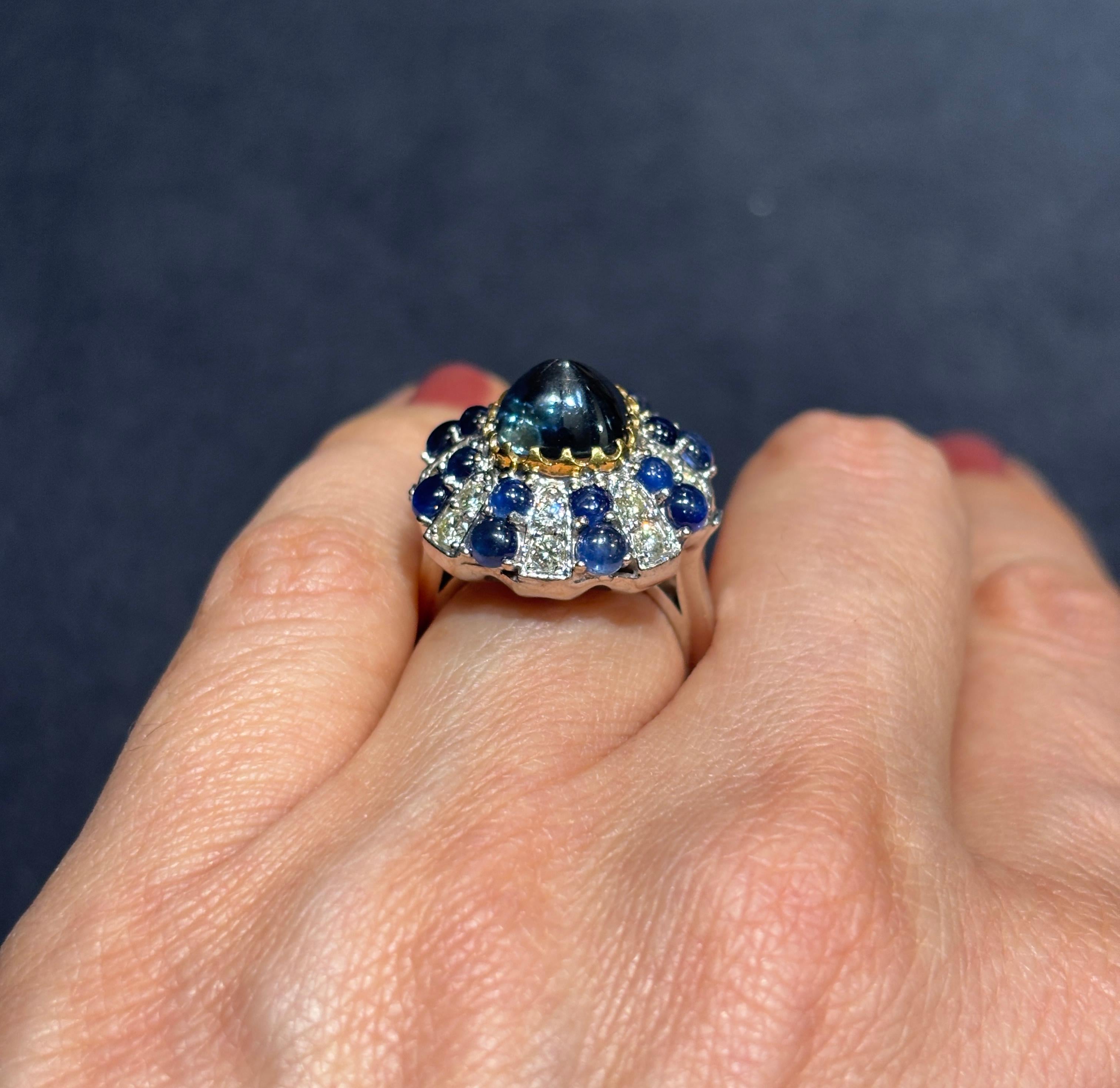 18k gold ring with no heat sugarloaf cabochon sapphire and diamonds For Sale 2
