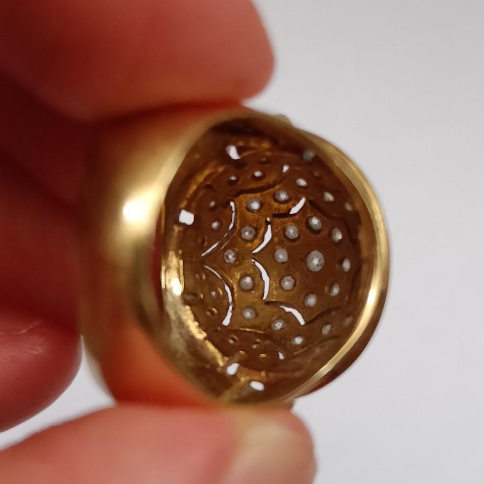 18k Gold Ring with Pave Diamond Dome For Sale 3