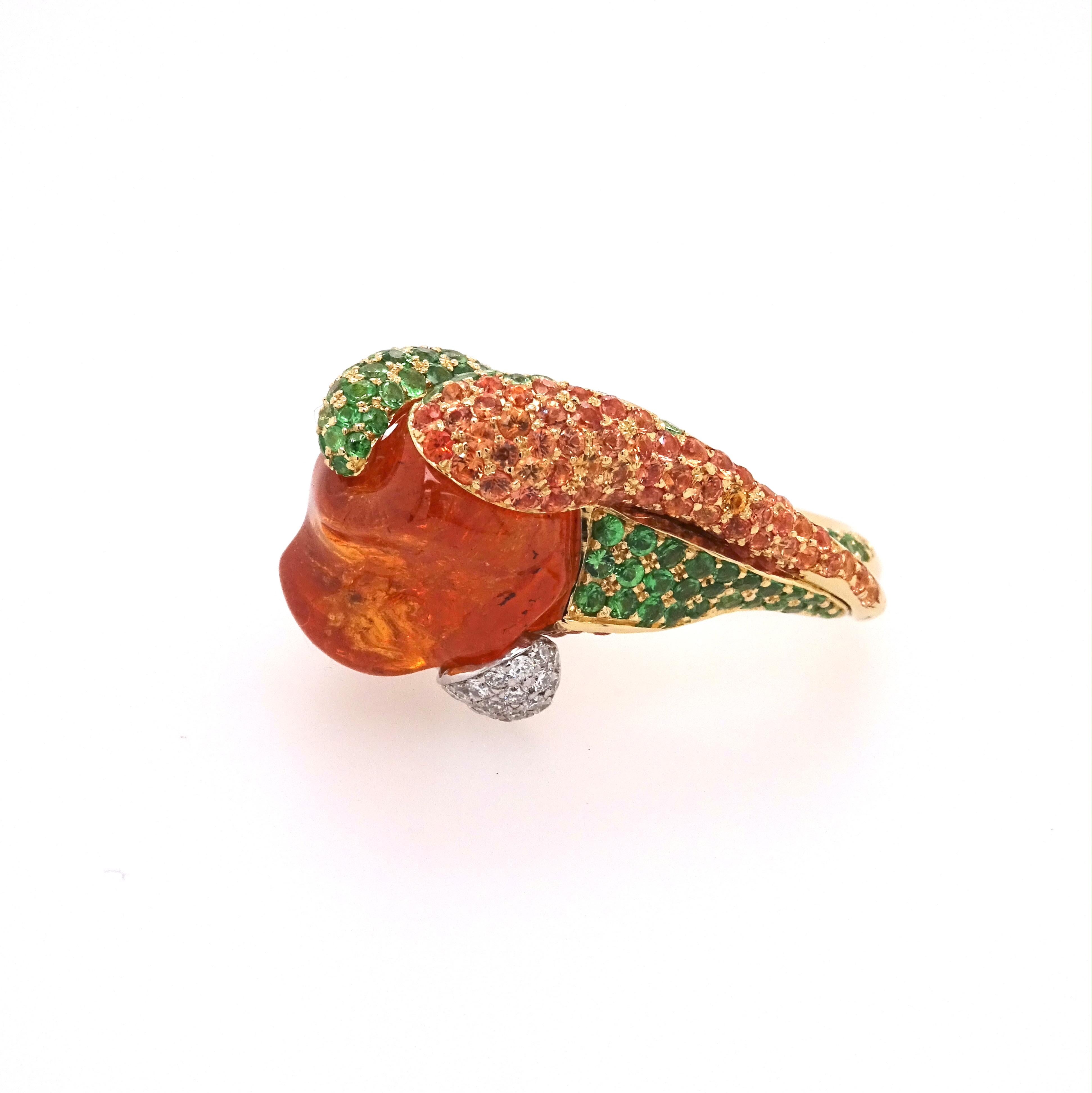 18 Karat Gold Ring mit ungeschliffenem Granat, Tsavorit, Diamanten und orangefarbenen Saphiren Damen im Angebot