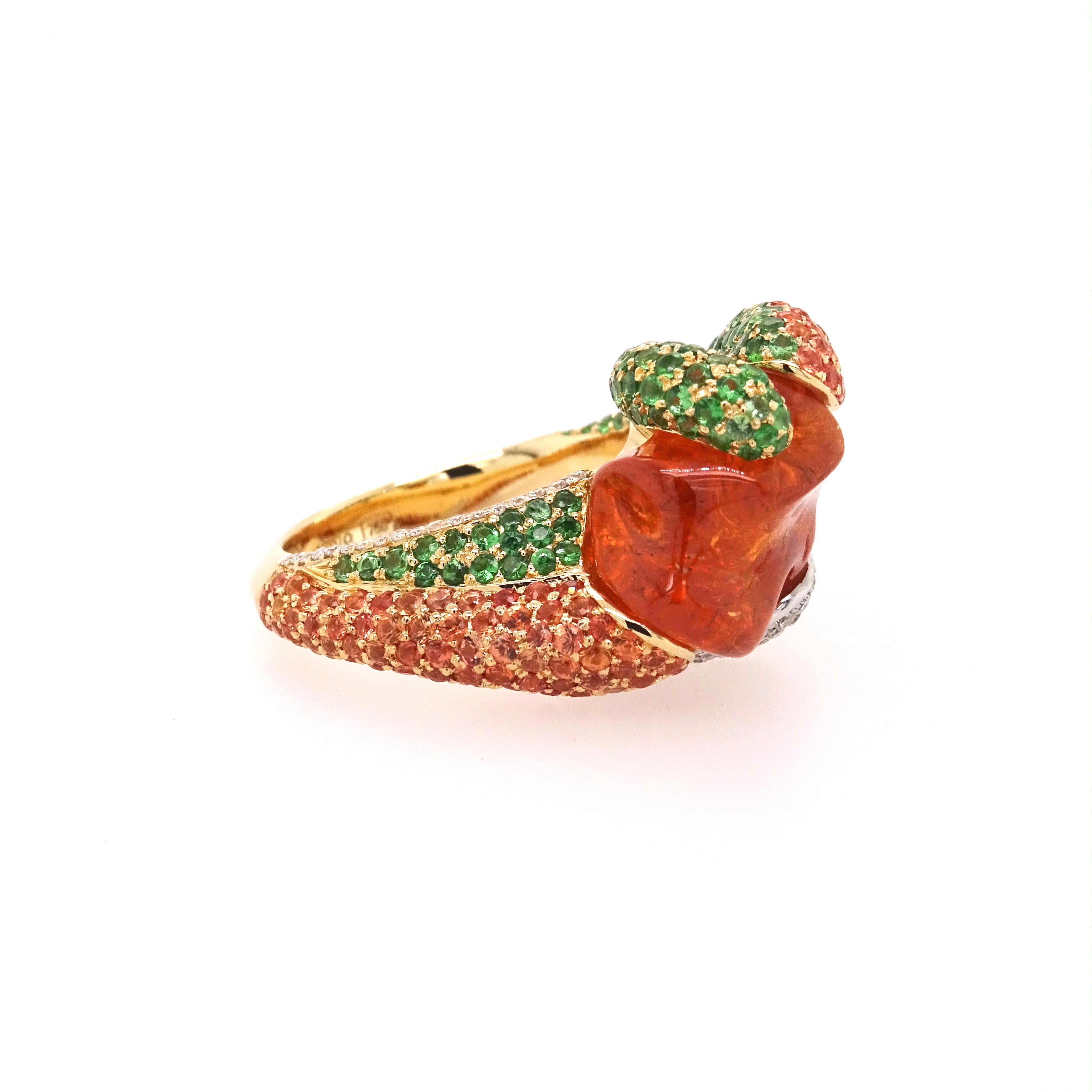 18 Karat Gold Ring mit ungeschliffenem Granat, Tsavorit, Diamanten und orangefarbenen Saphiren im Angebot 1