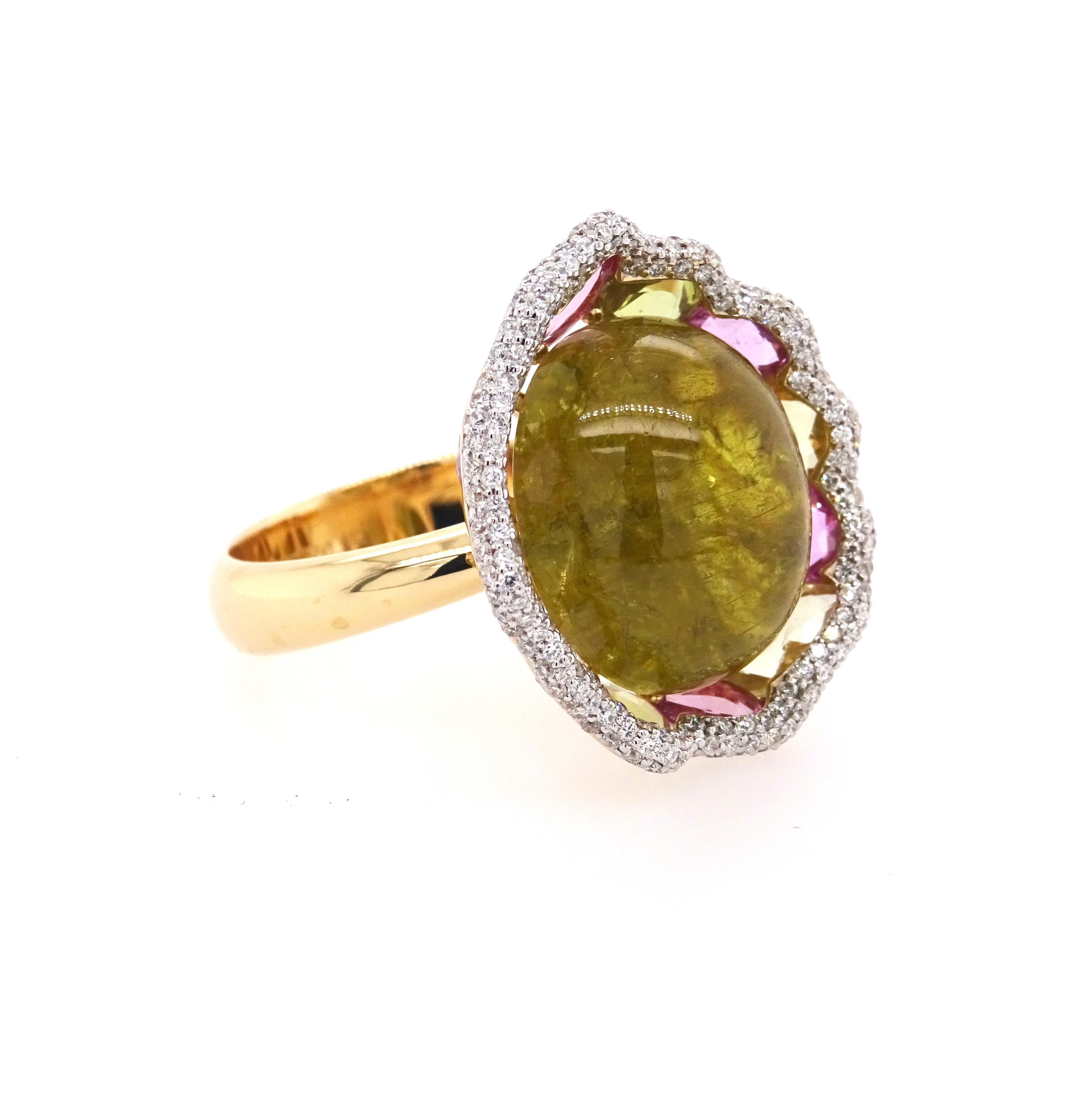 18K Gold Ring with White Diamonds, Fancy Sapphires and a Centre Tourmaline In New Condition For Sale In ประเวศ, TH