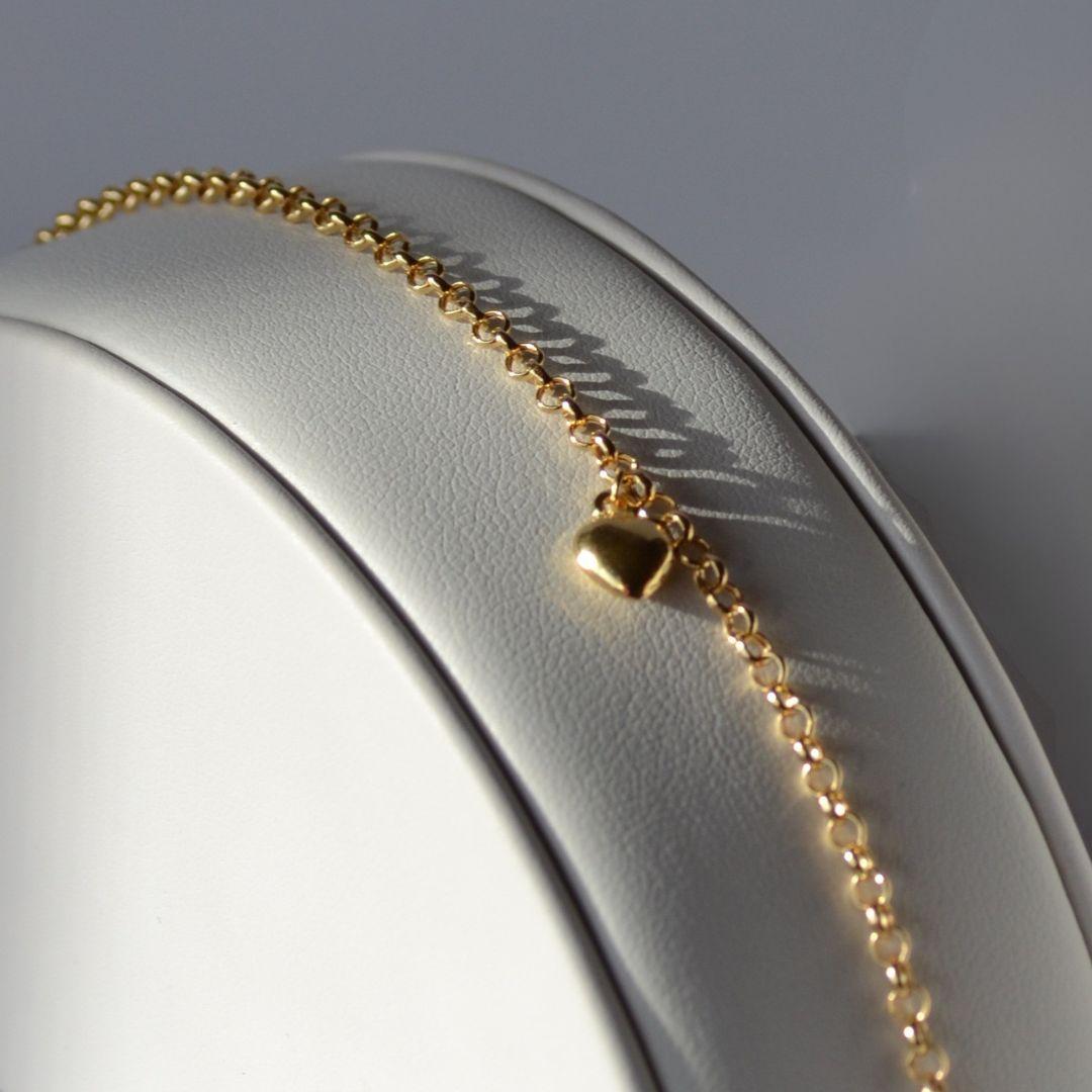 Bracciale A Link in oro 18 carati con charme a cuore In condizioni Nuovo in vendita a Ridgefield, CT