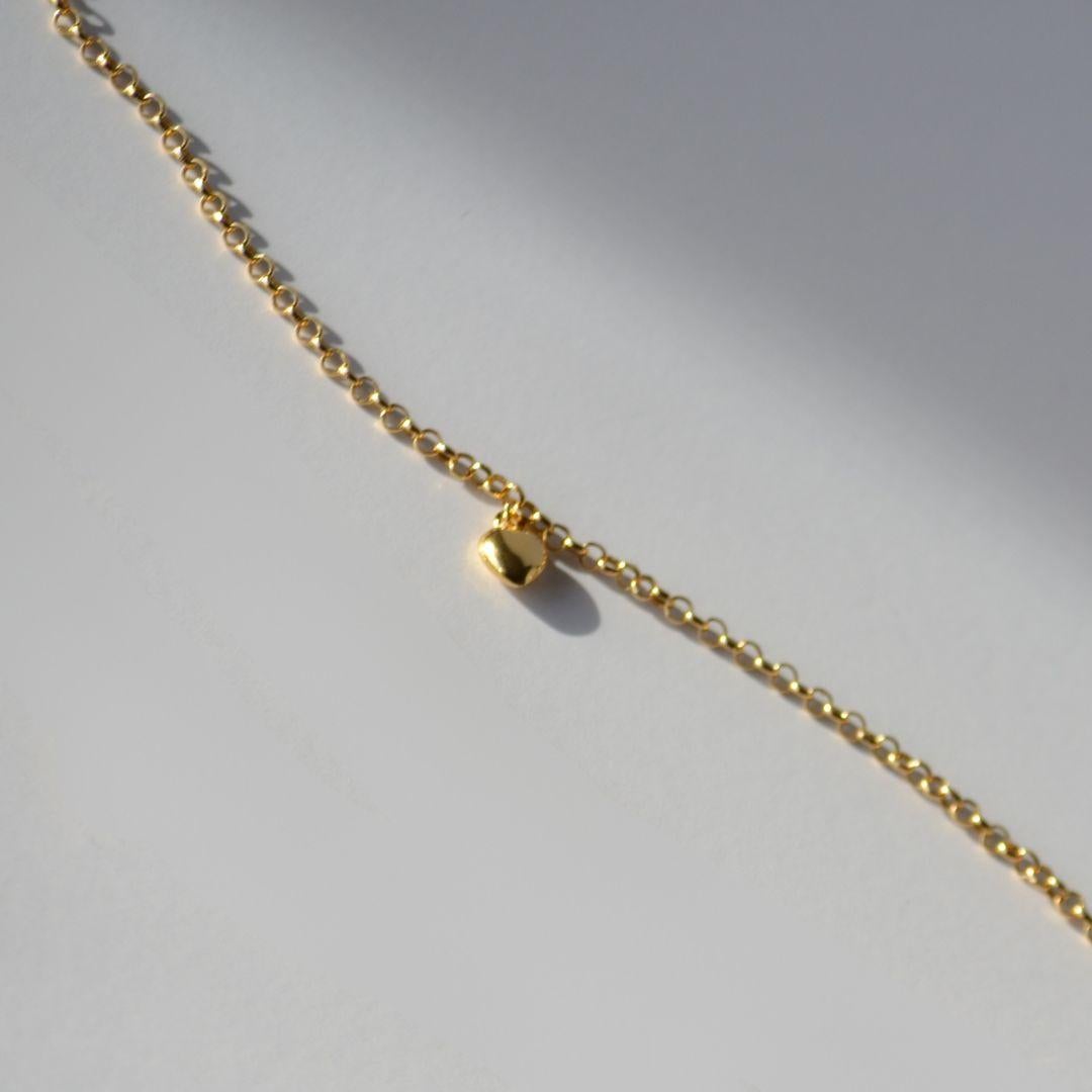 Bracciale A Link in oro 18 carati con charme a cuore in vendita 1