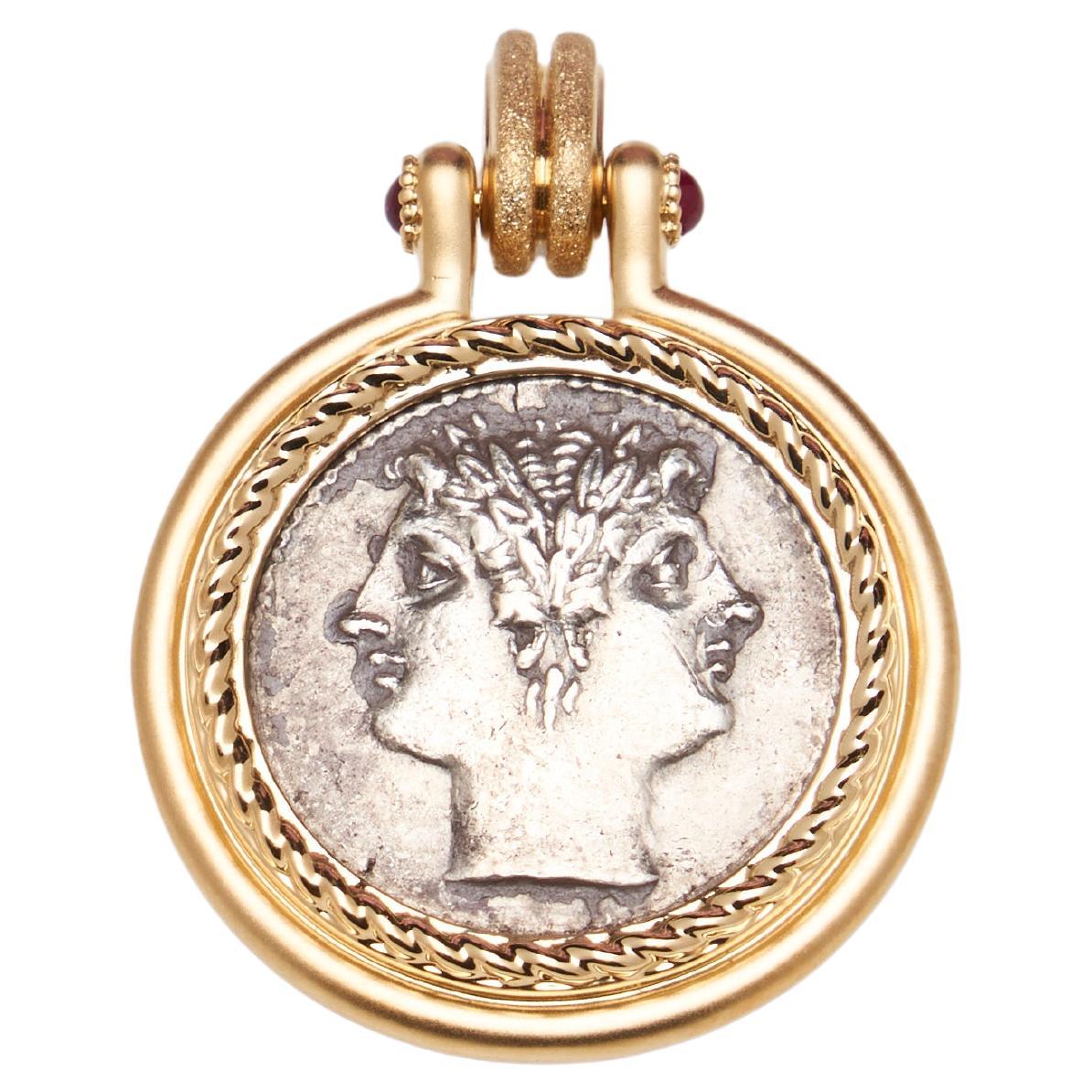 Pendentif en or 18K en forme de pièce de Janus de Rome