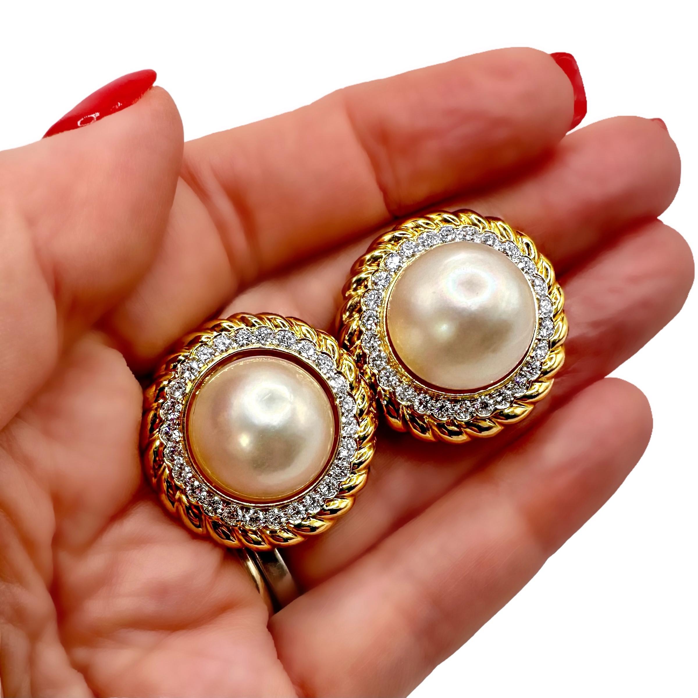 18K Gold Rope Edge Earrings with Diamonds & 16mm Mabe Pearls 1 Inch Diameter For Sale 3