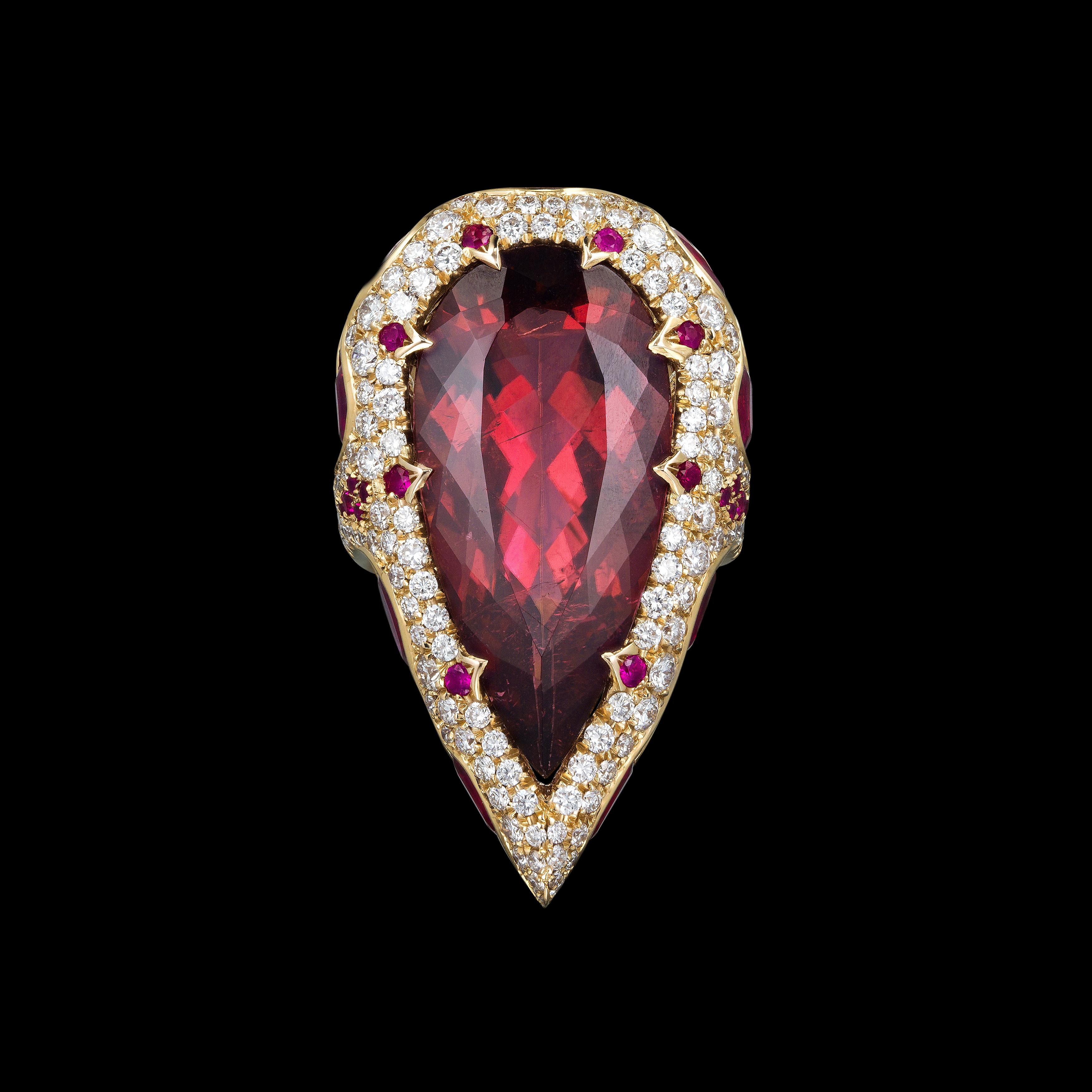 18K Gold Rose 13.51 Carat Rubellite Ruby, Red Tourmaline Diamond Ring In New Condition For Sale In Ramat Gan, IL