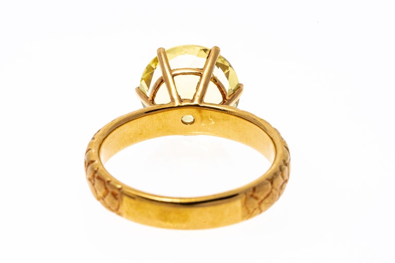 18k Gold Round Brilliant Lemon Lime Citrine and Pebbled Finished