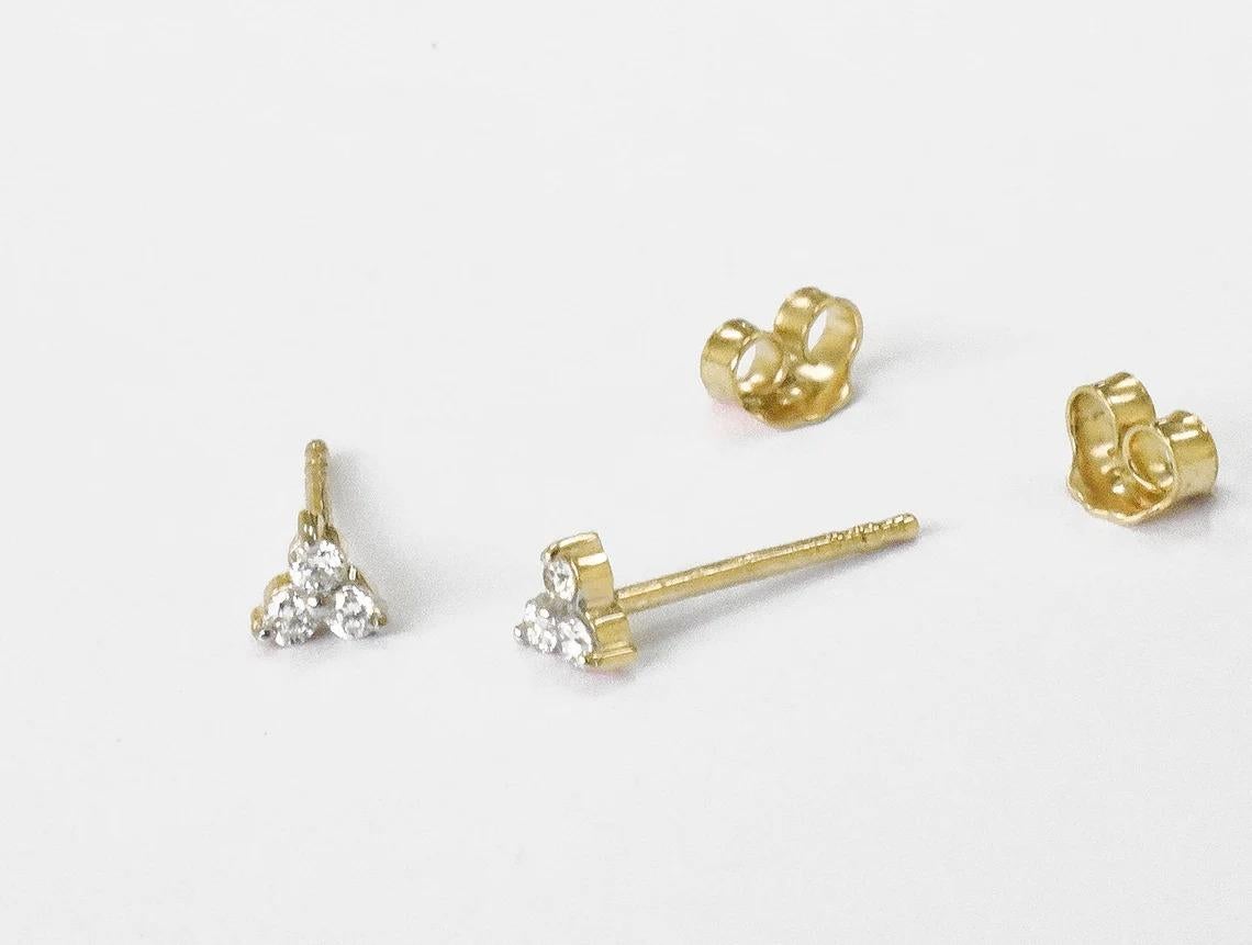 Women's or Men's 18K Gold Round Cut Diamond Trio Tiny Stud Earrings Tiny Cluster Stud Earrings For Sale