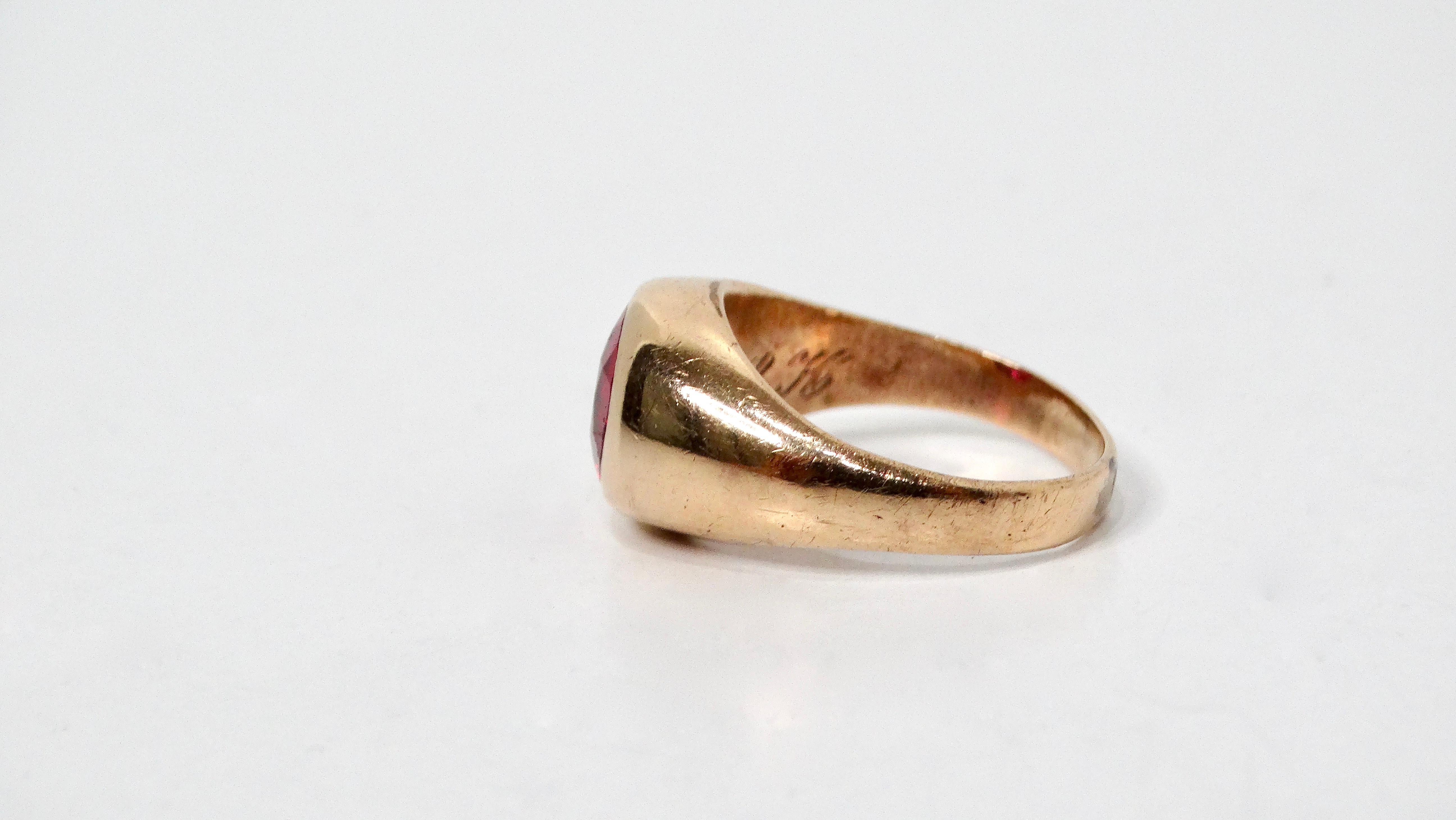 Women's or Men's 18k Gold Round Lab Ruby Engraved Signet Ring circa 1970s For Sale