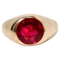 18k Gold Round Lab Ruby Engraved Signet Ring circa 1970s