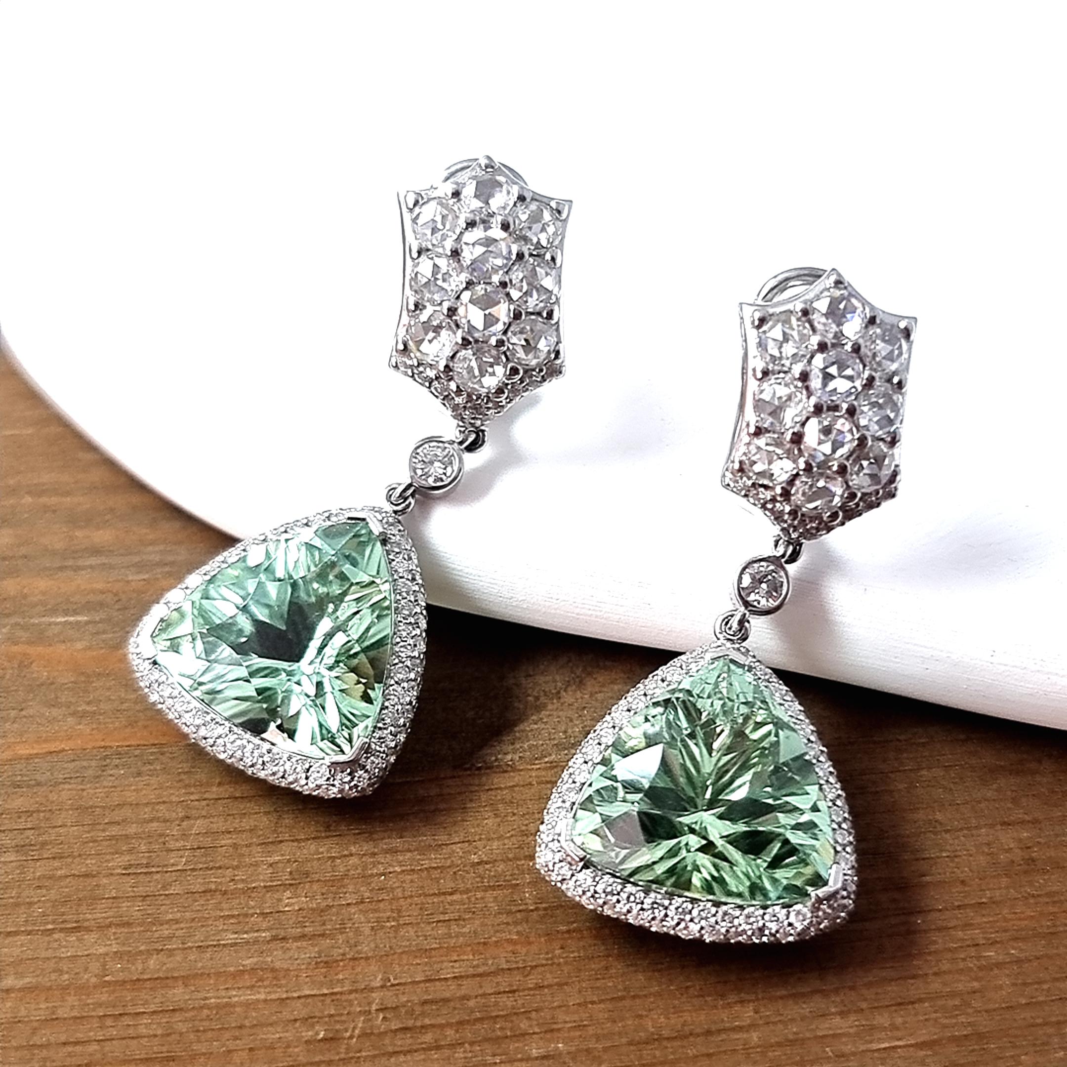 Lace collection by VOTIVE.

GIA Certificate Available.

Introducing the enchanting Lace collection by VOTIVE, where elegance meets nature's embrace. As fresh as the morning breeze, the scent of mint permeates the air, revitalizing the senses and