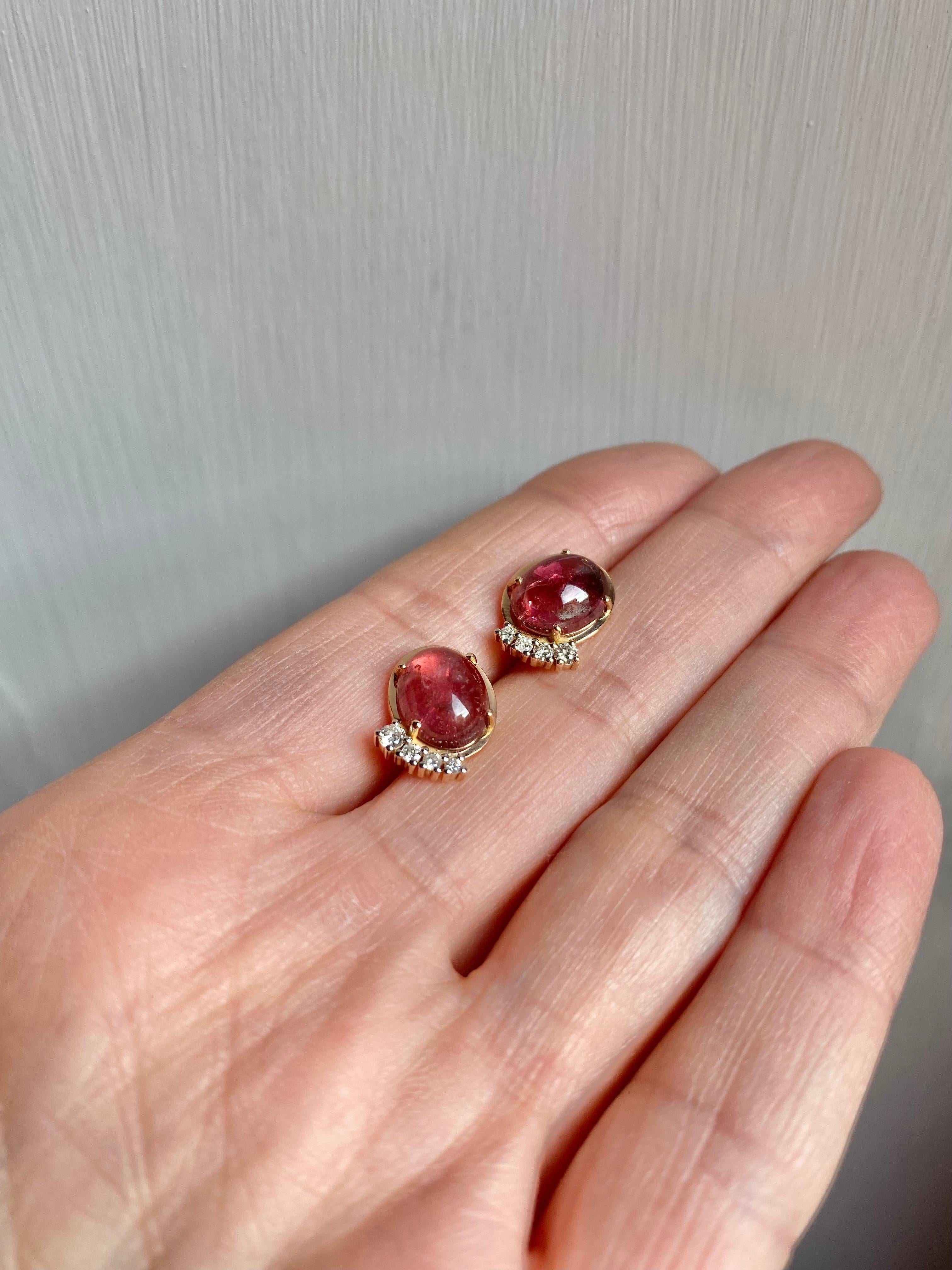 Orecchino artigianale in oro 18k con rubelite 0,22 carati e diamanti bianchi in vendita 5