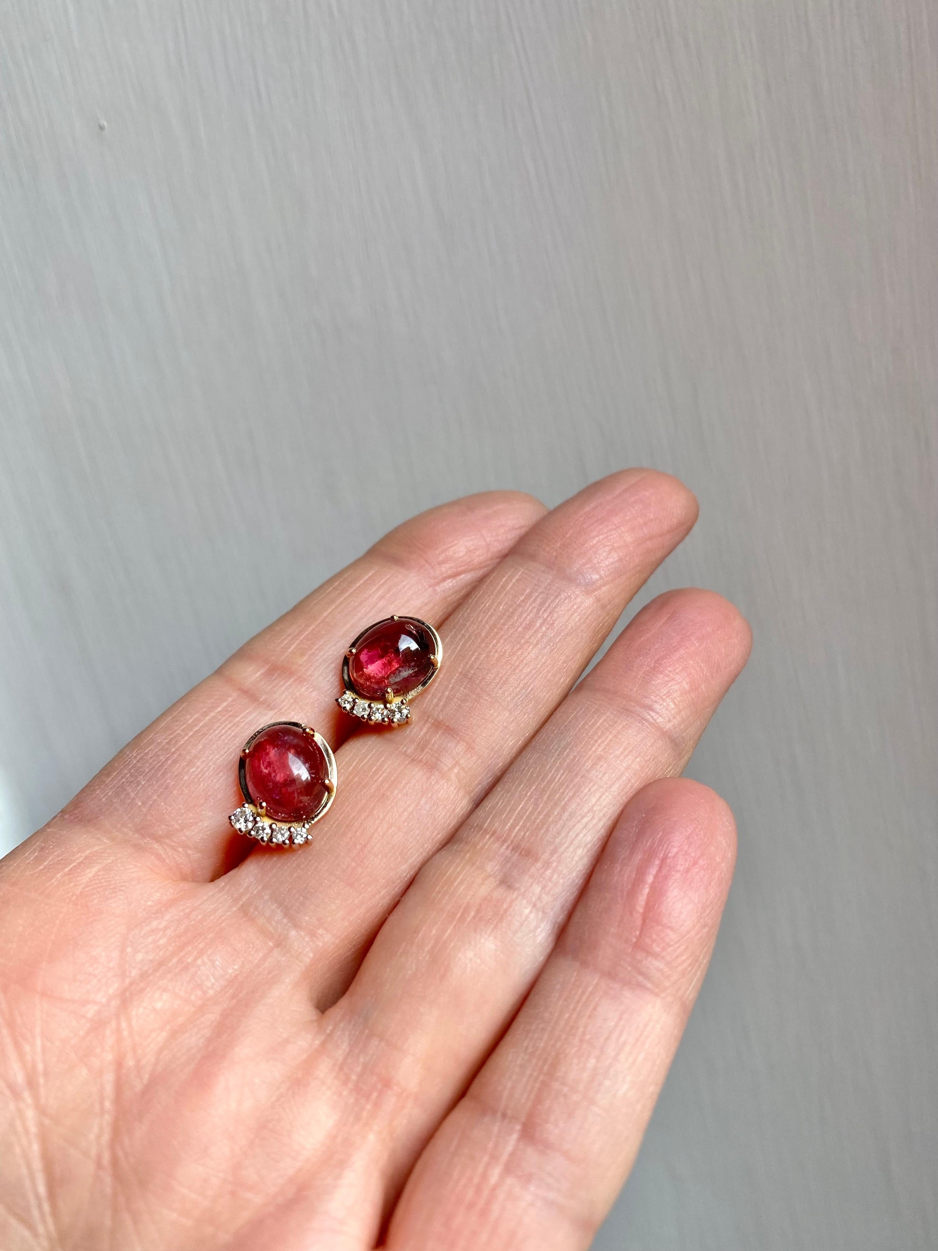 Orecchino artigianale in oro 18k con rubelite 0,22 carati e diamanti bianchi in vendita 7