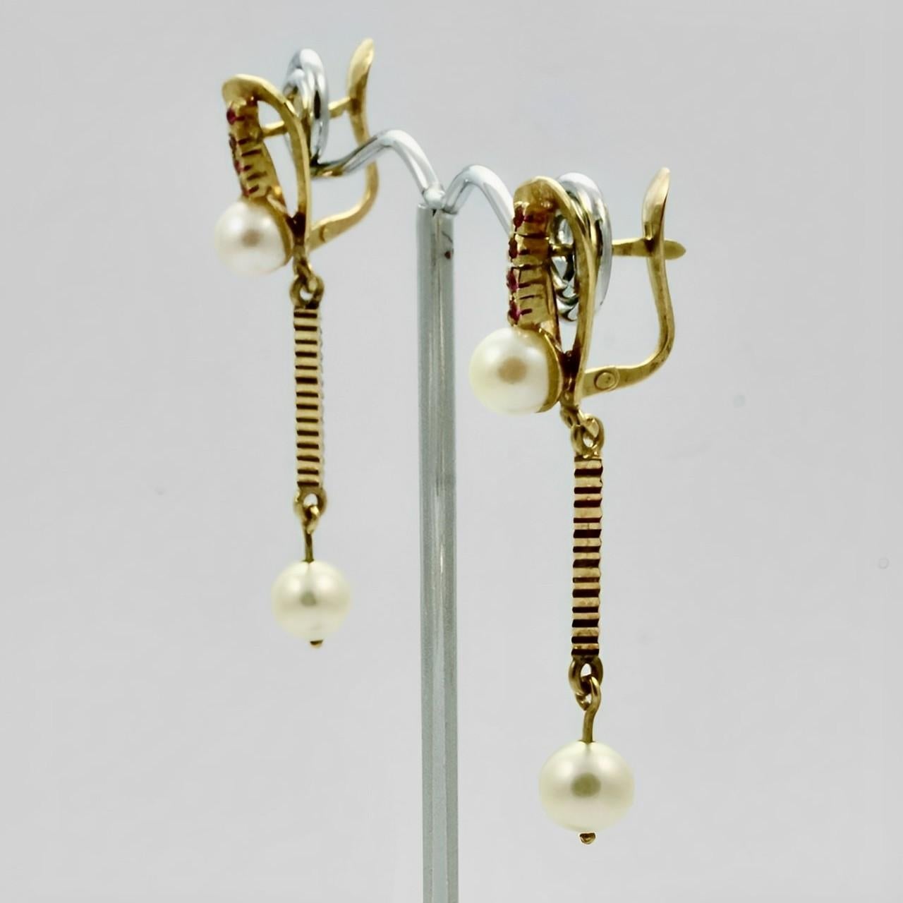 18K Gold Ruby and Cultured Pearl Drop Earrings circa 1970s For Sale 3
