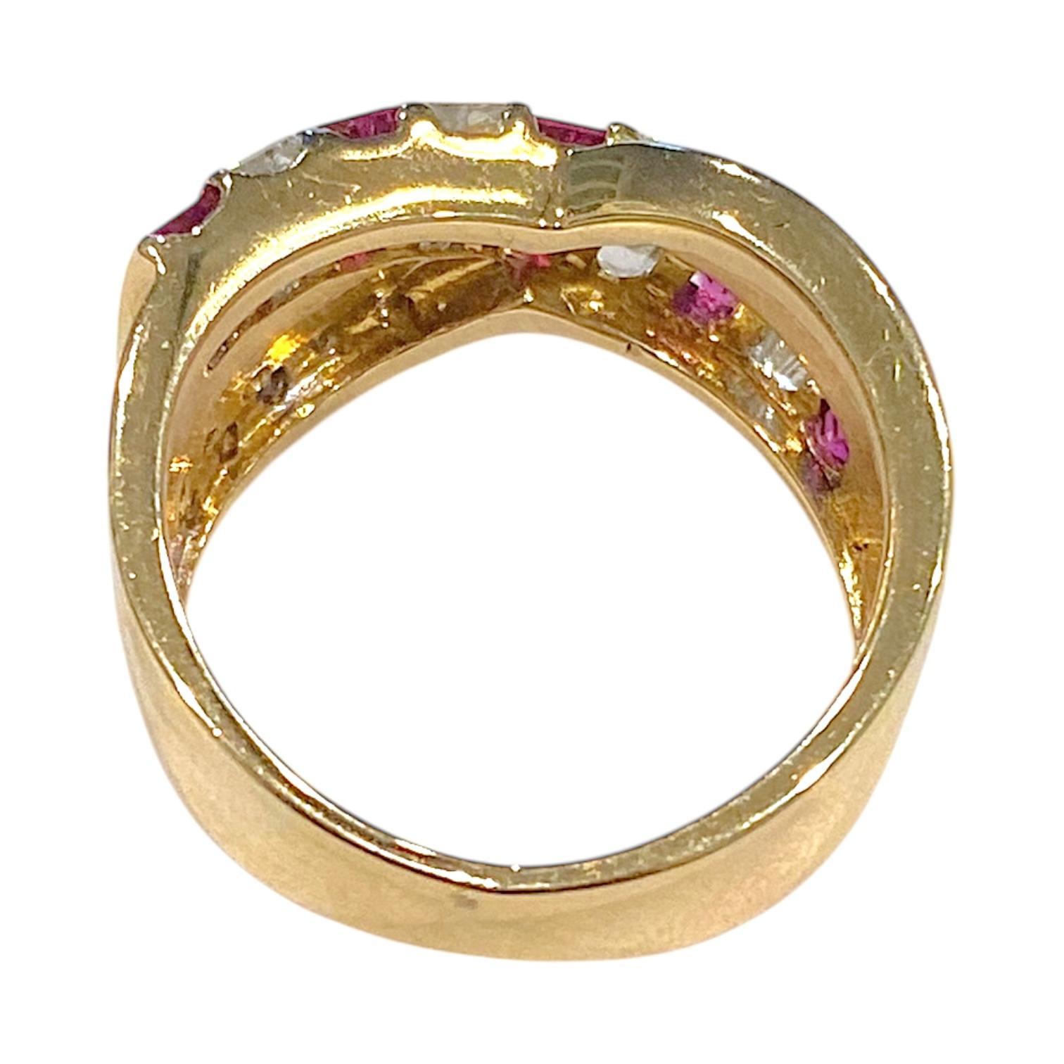 Bague croisée en or 18K avec rubis et diamants Bon état - En vente à Henderson, NV