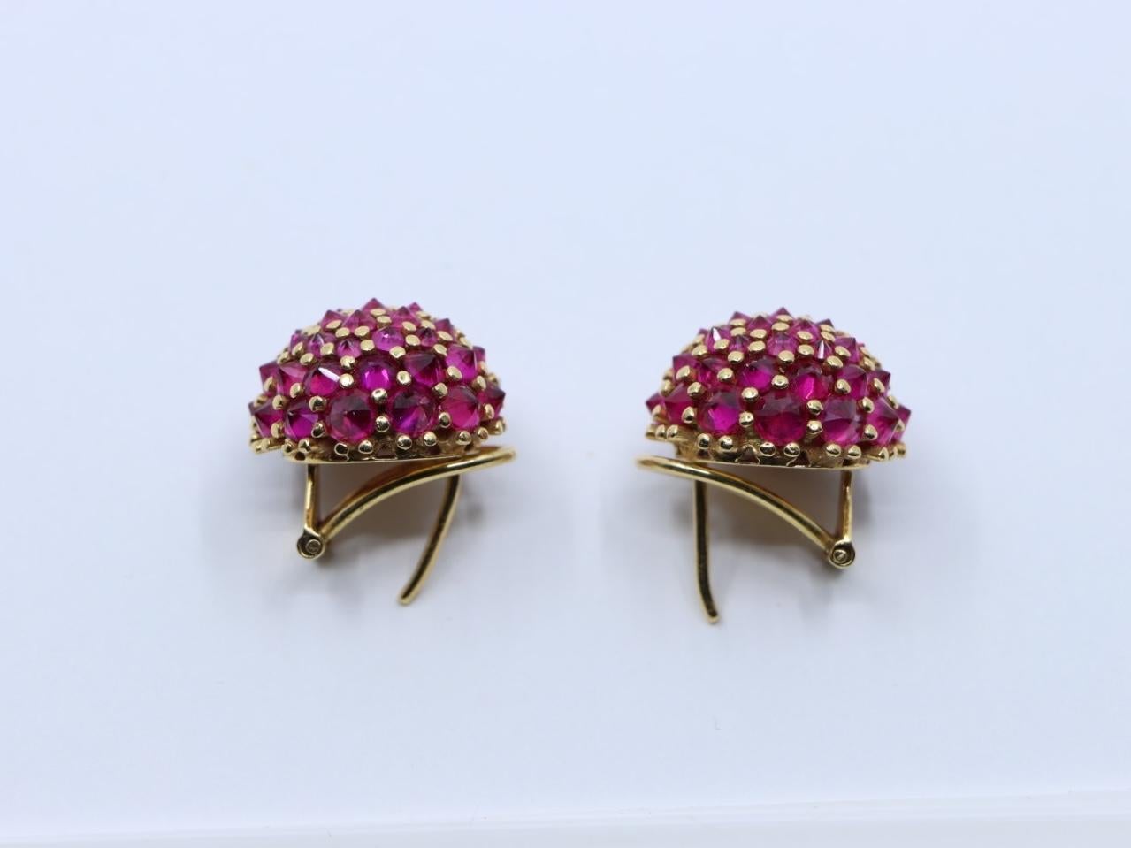 18K Gold Ruby Ball Earring In Good Condition For Sale In Flushing, NY