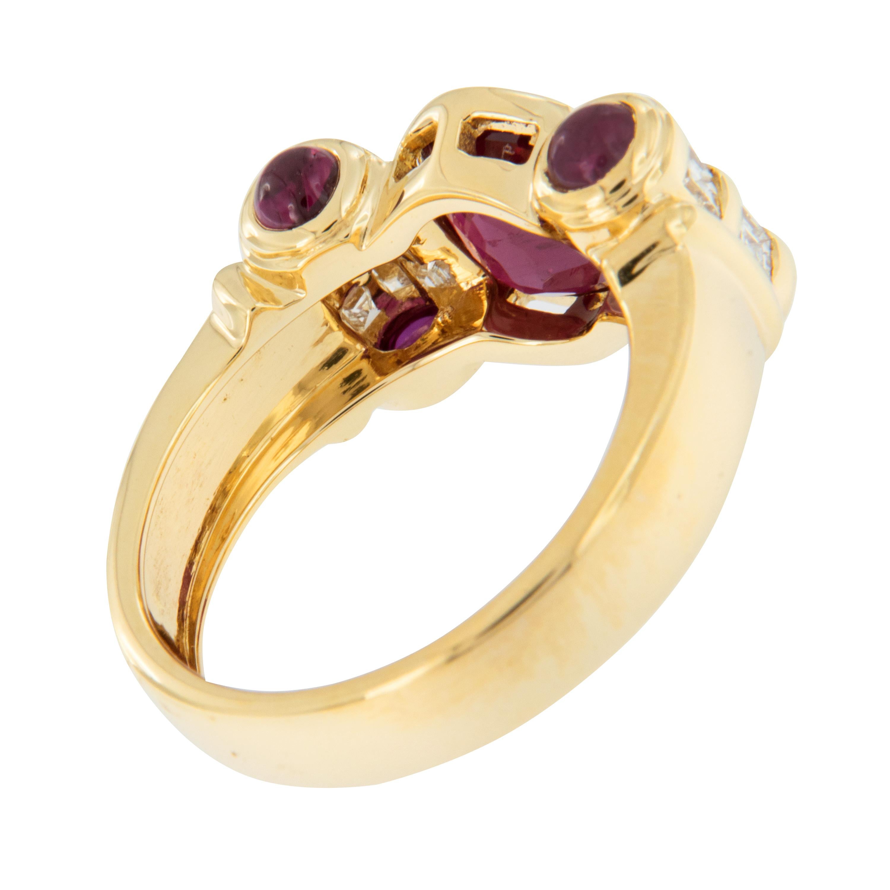 Round Cut 18 Karat Gold Ruby and Diamond Ring For Sale