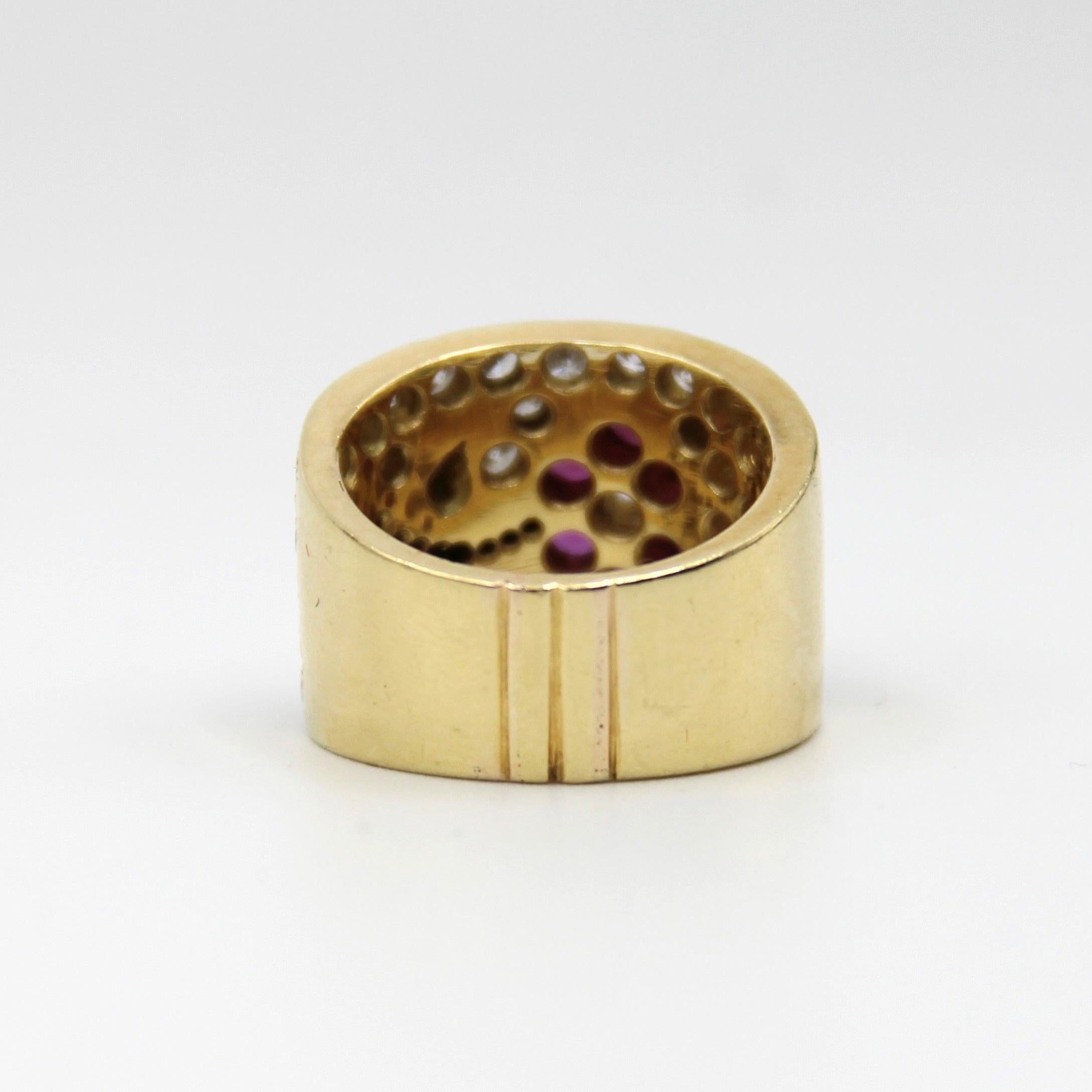Women's 18k Gold Ruby Diamond Ring For Sale