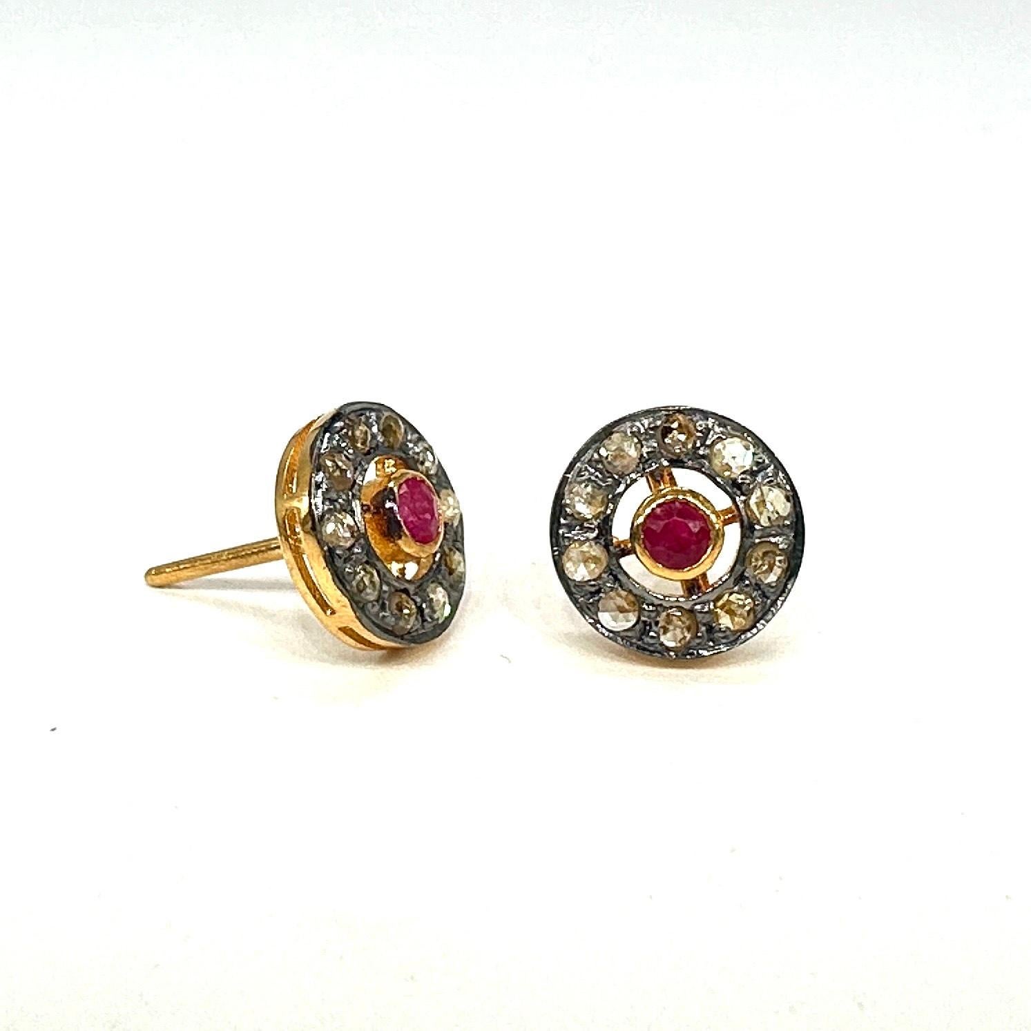 This pair of beautiful earrings consists of:

Diamond type- Rose cut diamonds
Diamond color- champagne color diamonds
Diamond origin- Natural
Metal- Silver (with 18k Yellow Gold plated)
Metal purity- 925 silver or sterling silver
Metal color-