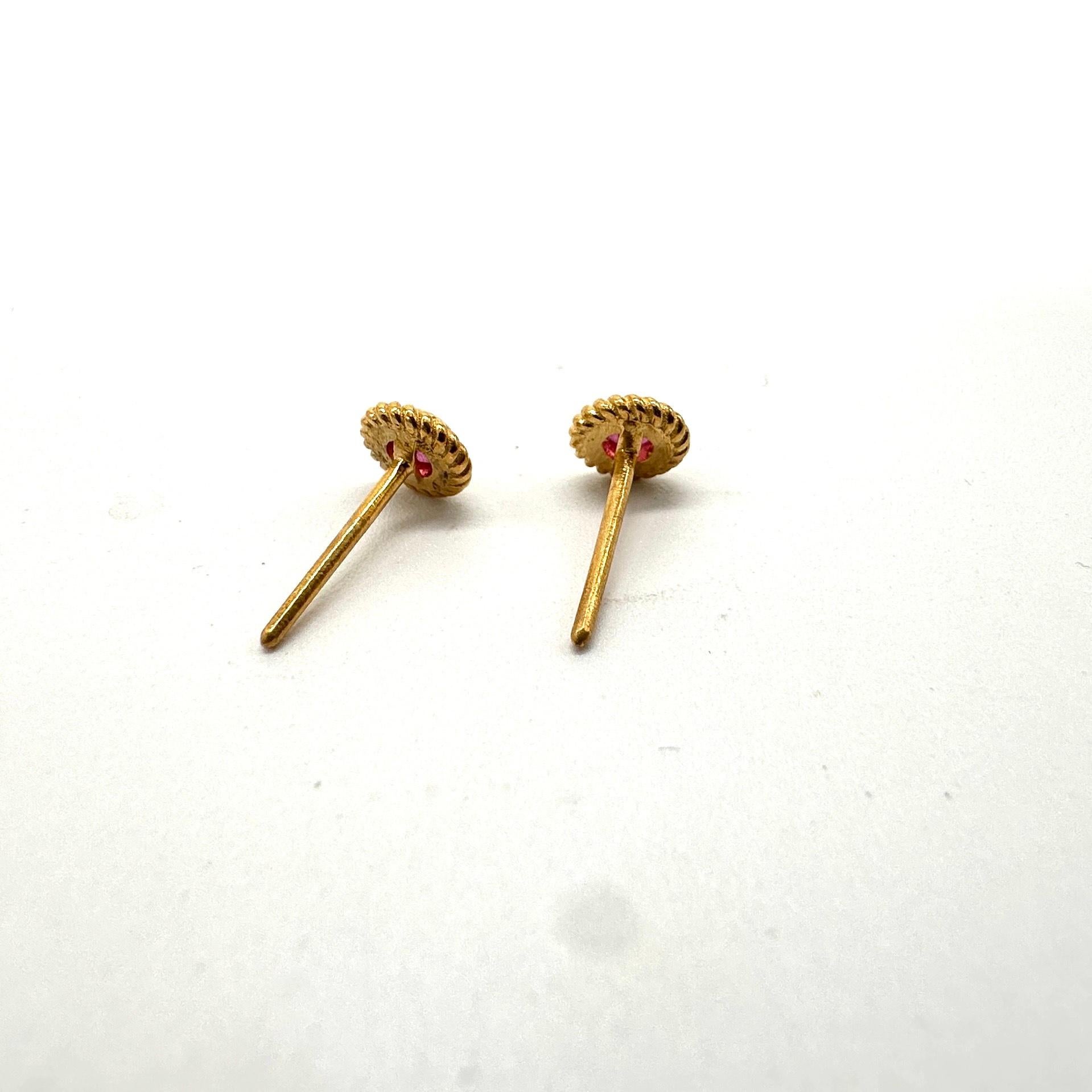 Women's or Men's Natural Ruby Earring 1.10ctw Burma Ruby 18K Gold Vermeil Ruby Earrings studs For Sale