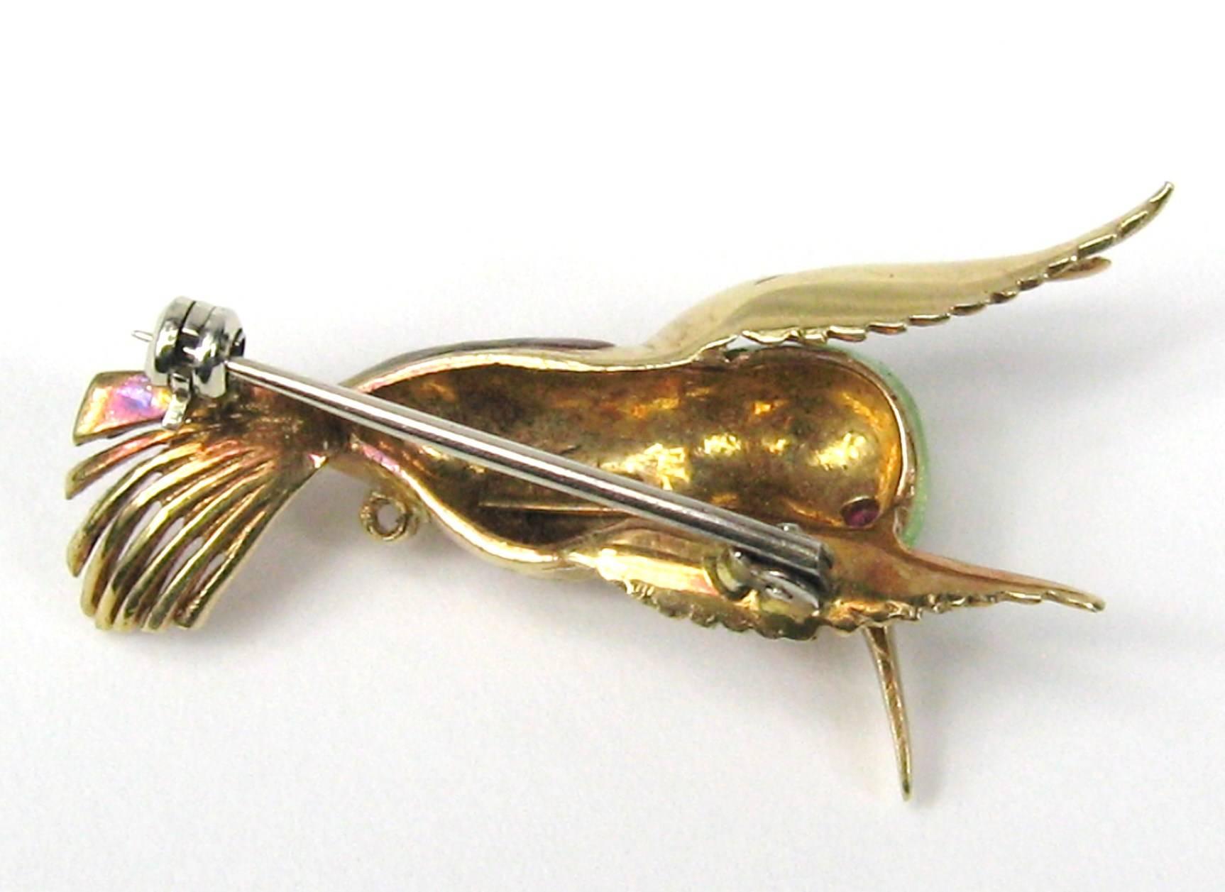  18 Karat Gold Rubin Hummingbird Anstecknadel / Brosche emailliert  im Zustand „Gut“ im Angebot in Wallkill, NY