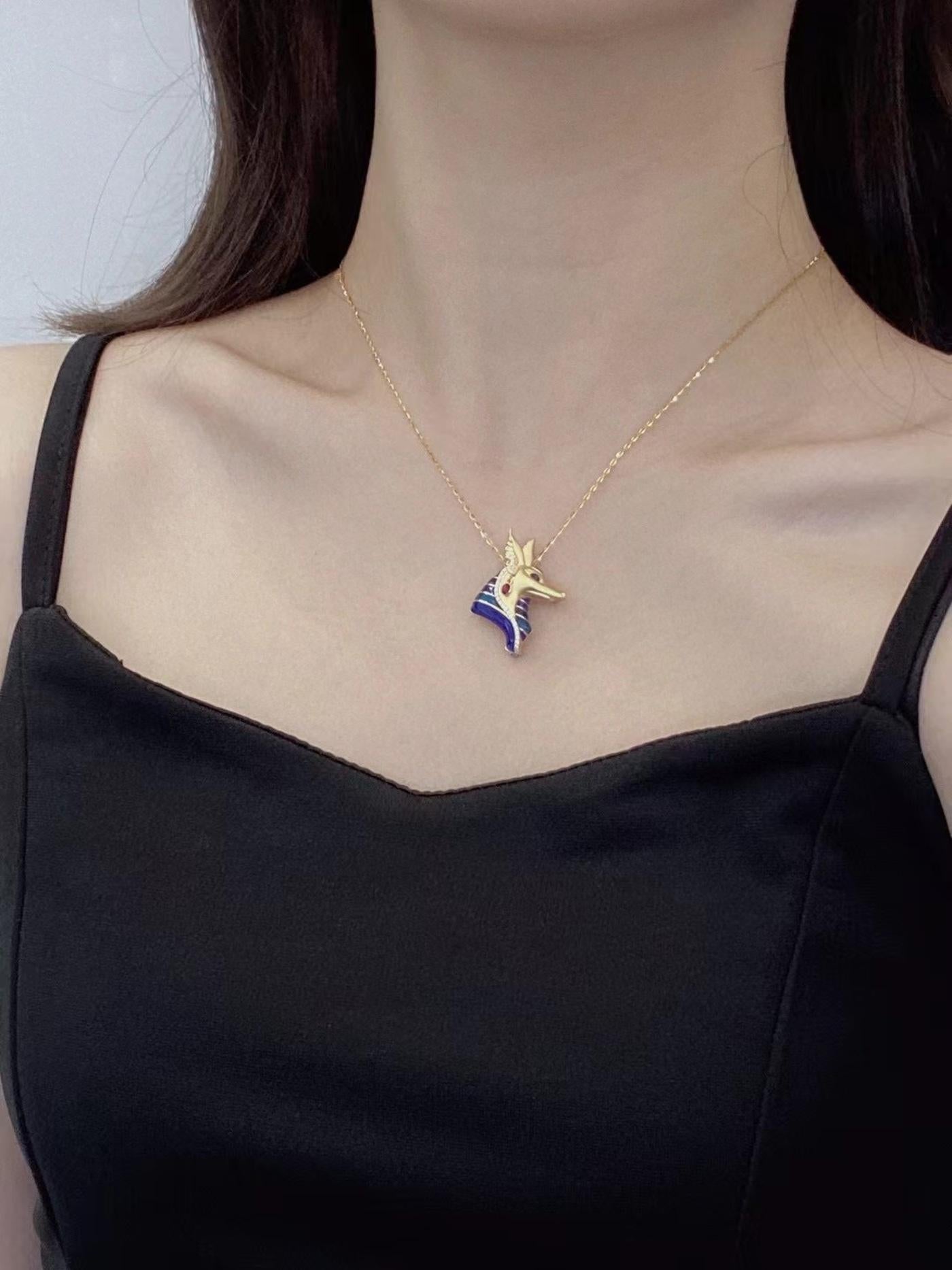 Collier à pendentif émaillé 