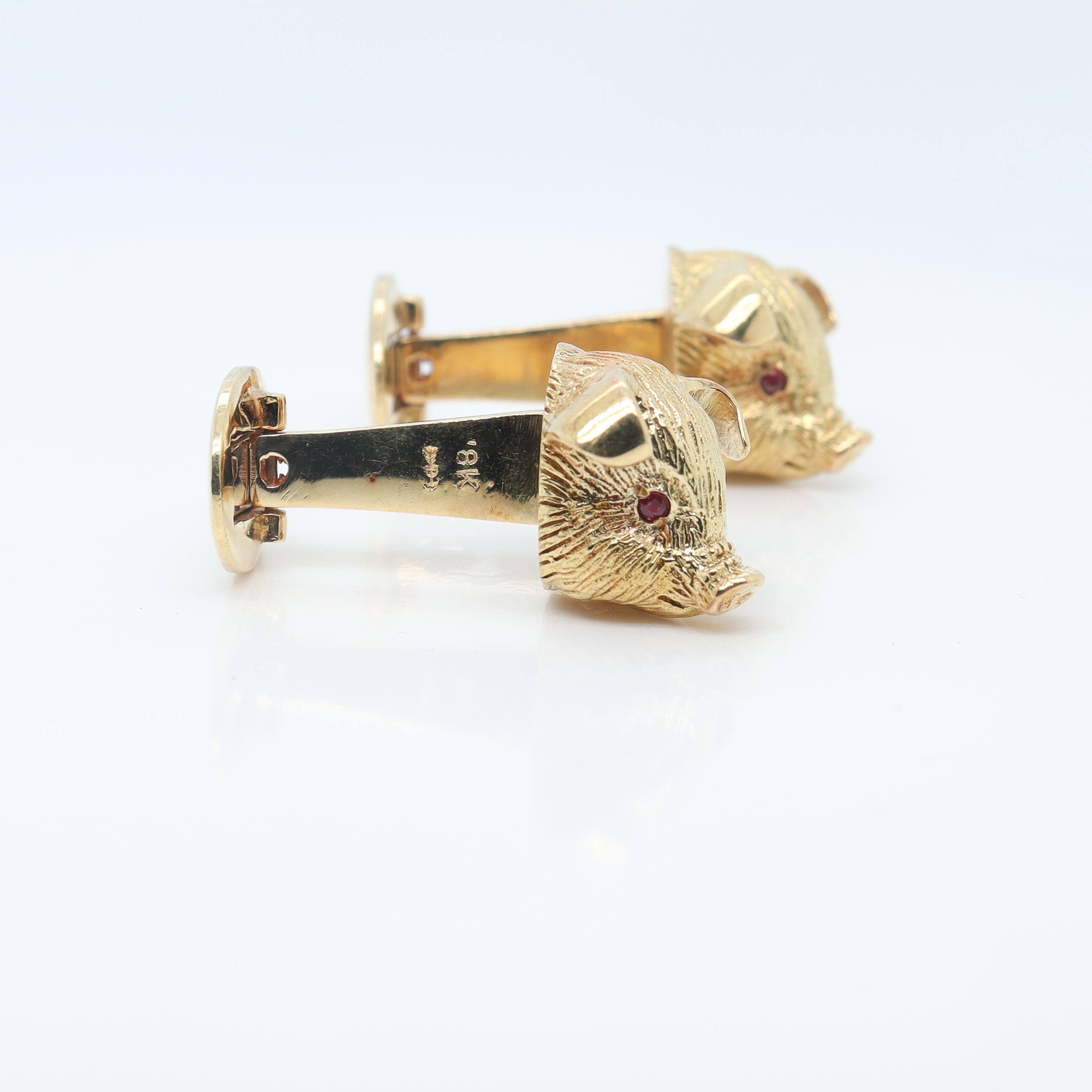 18k Gold & Ruby Signed Craiger Drake Figural Pig Cufflinks In Good Condition In Philadelphia, PA