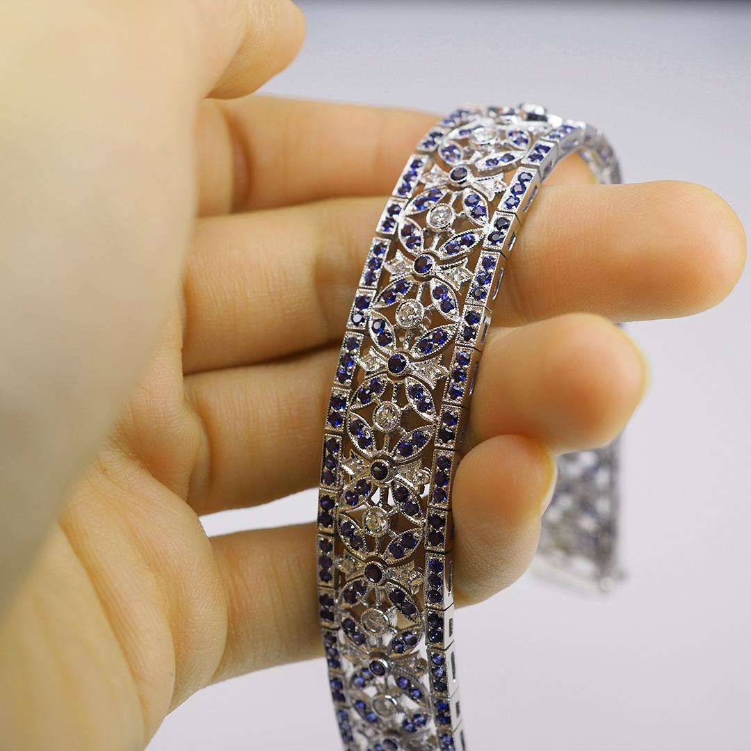 Taille ronde Bracelet en or 18 carats avec saphirs et diamants en vente