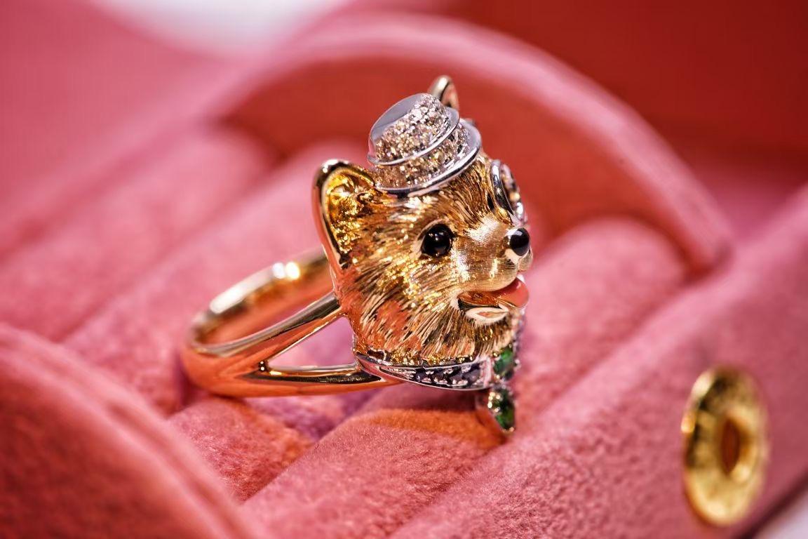 18K Gold Sapphire & Diamond & Tsavorite ‘Dog' Ring For Sale 1