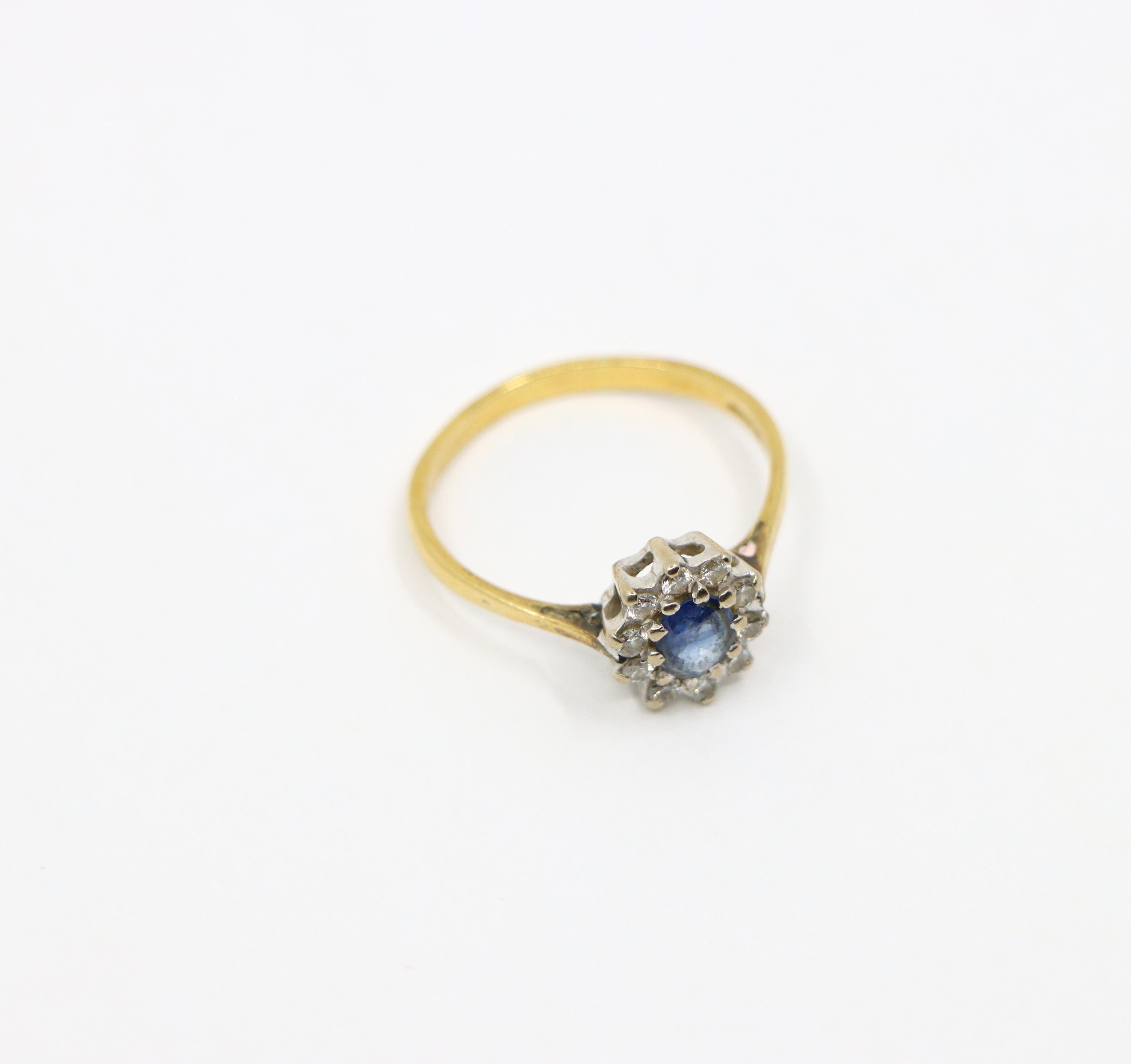 Bague en or 18K saphir et diamants en vente 5