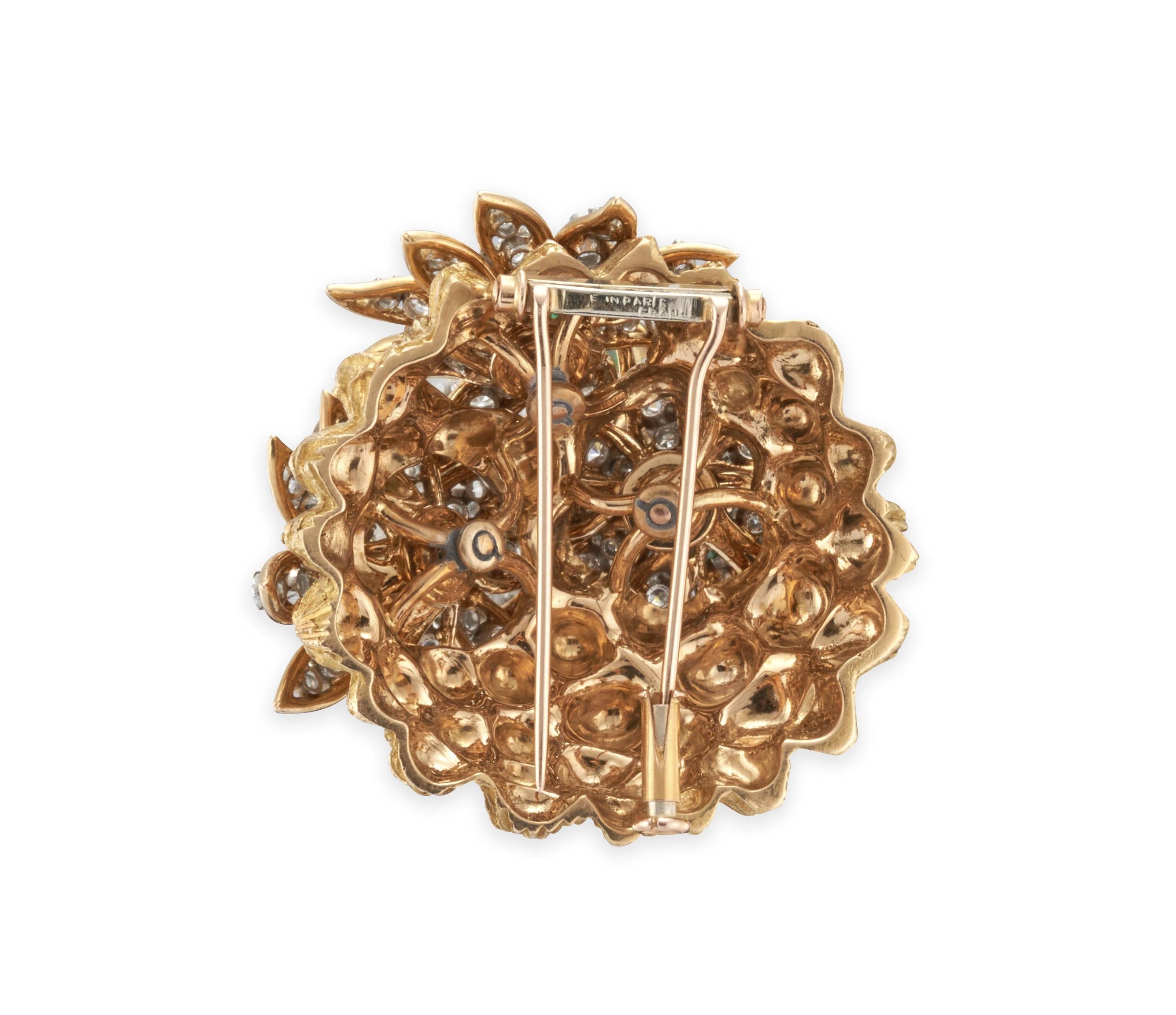 18K Gold Saphir Smaragd und Diamant Blume Brosche im Zustand „Hervorragend“ im Angebot in New York, NY