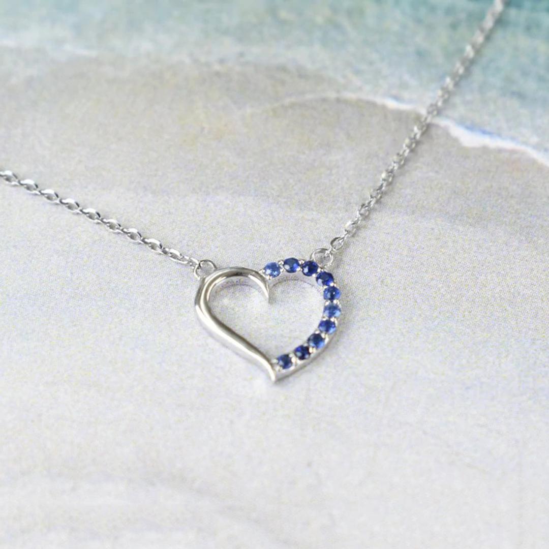 Round Cut 18k Gold Sapphire Necklace Dainty Heart Charm Necklace Valentine Jewelry For Sale