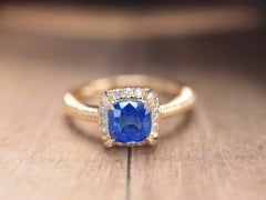 18K Gold 1.03 Carat Blue Sapphire Ring