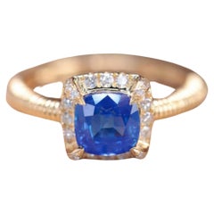 Anello in oro 18 carati con zaffiro blu da 1,03 carati