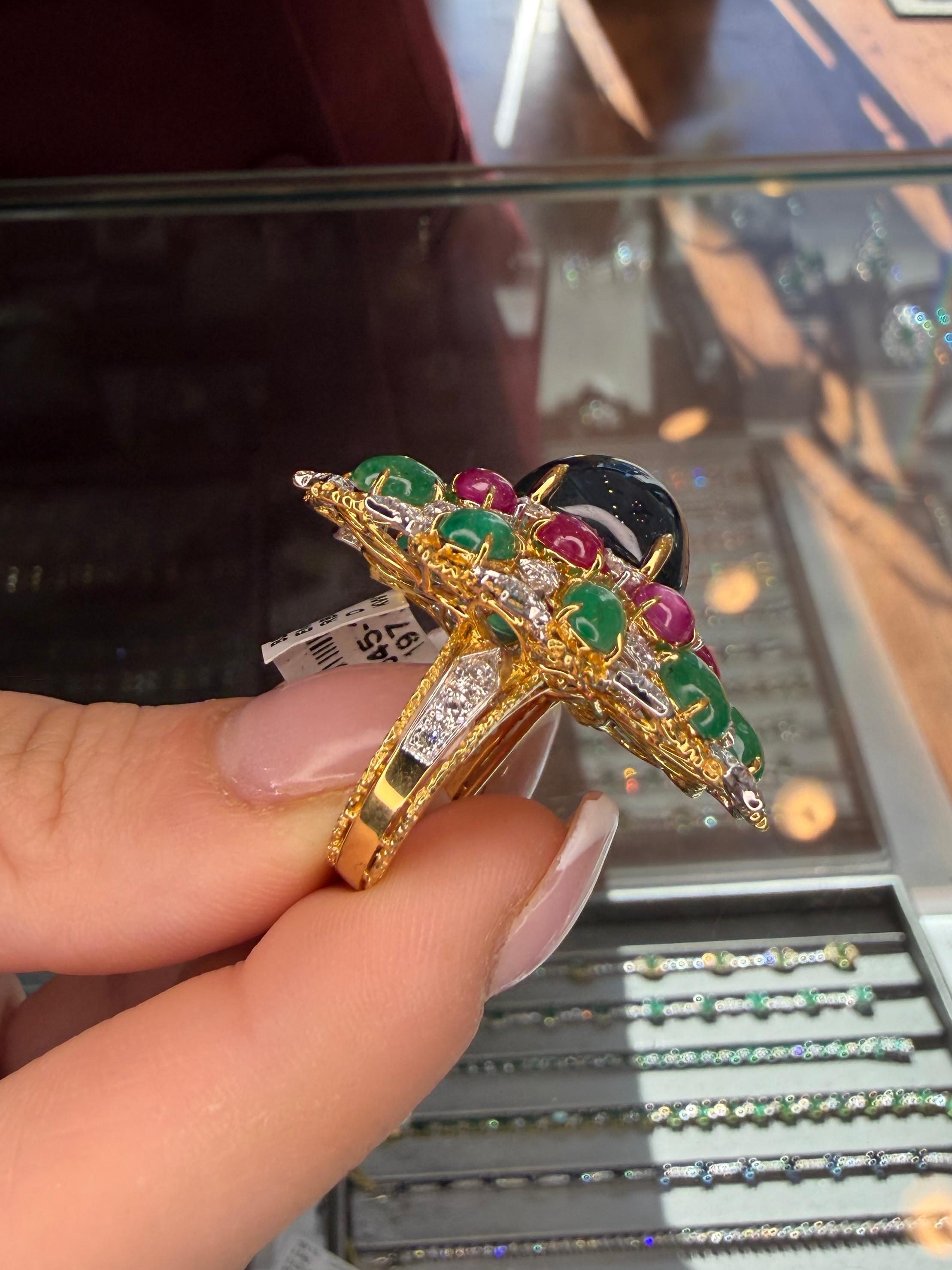 Or 18K Saphir Rubis Émeraude Cabochon Diamant Ensemble de boucles d'oreilles et de bagues en vente 7