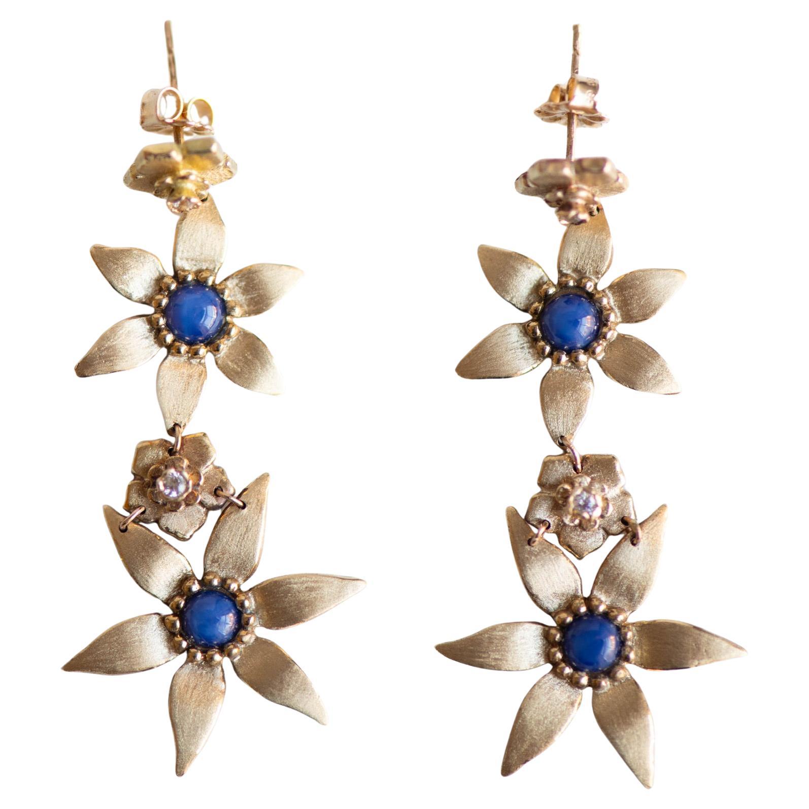 18K Gold Sapphire Starflower Earrings For Sale