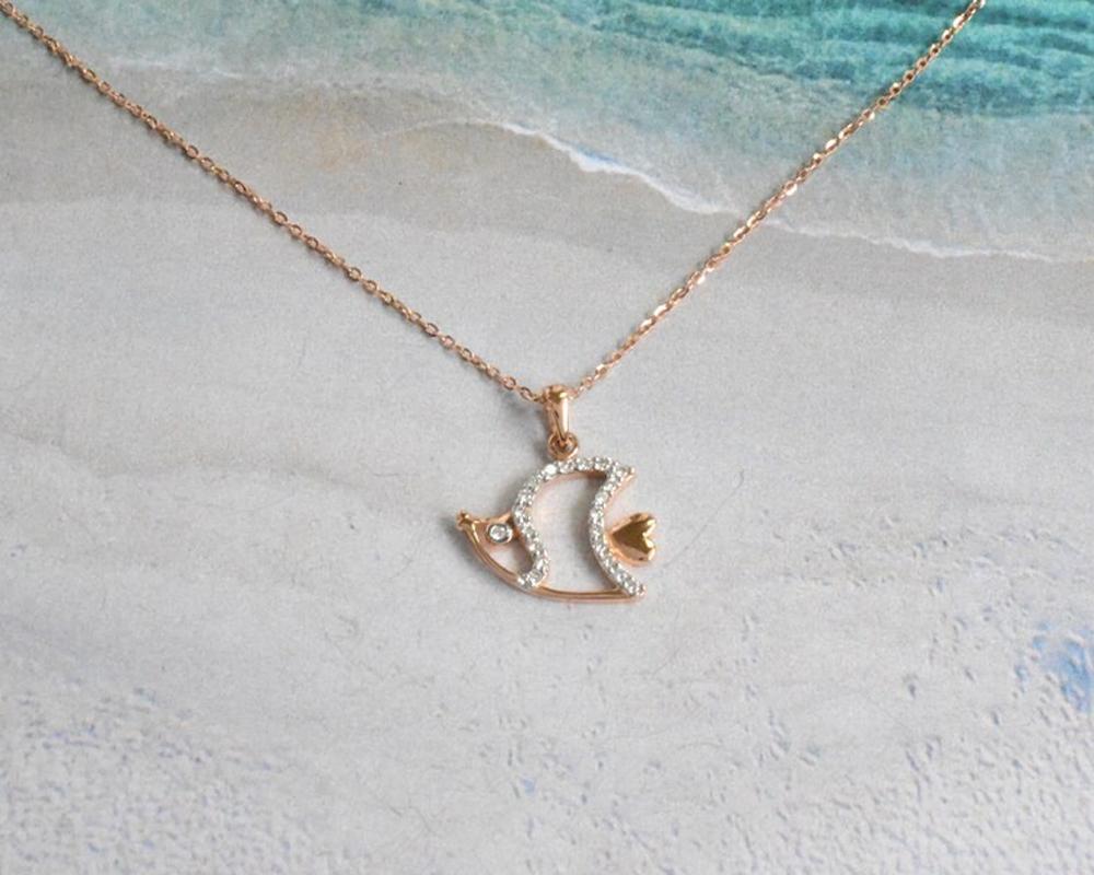 Round Cut 18k Gold Sea Life Necklace Diamond Fish Necklace Ocean Fish Necklace For Sale