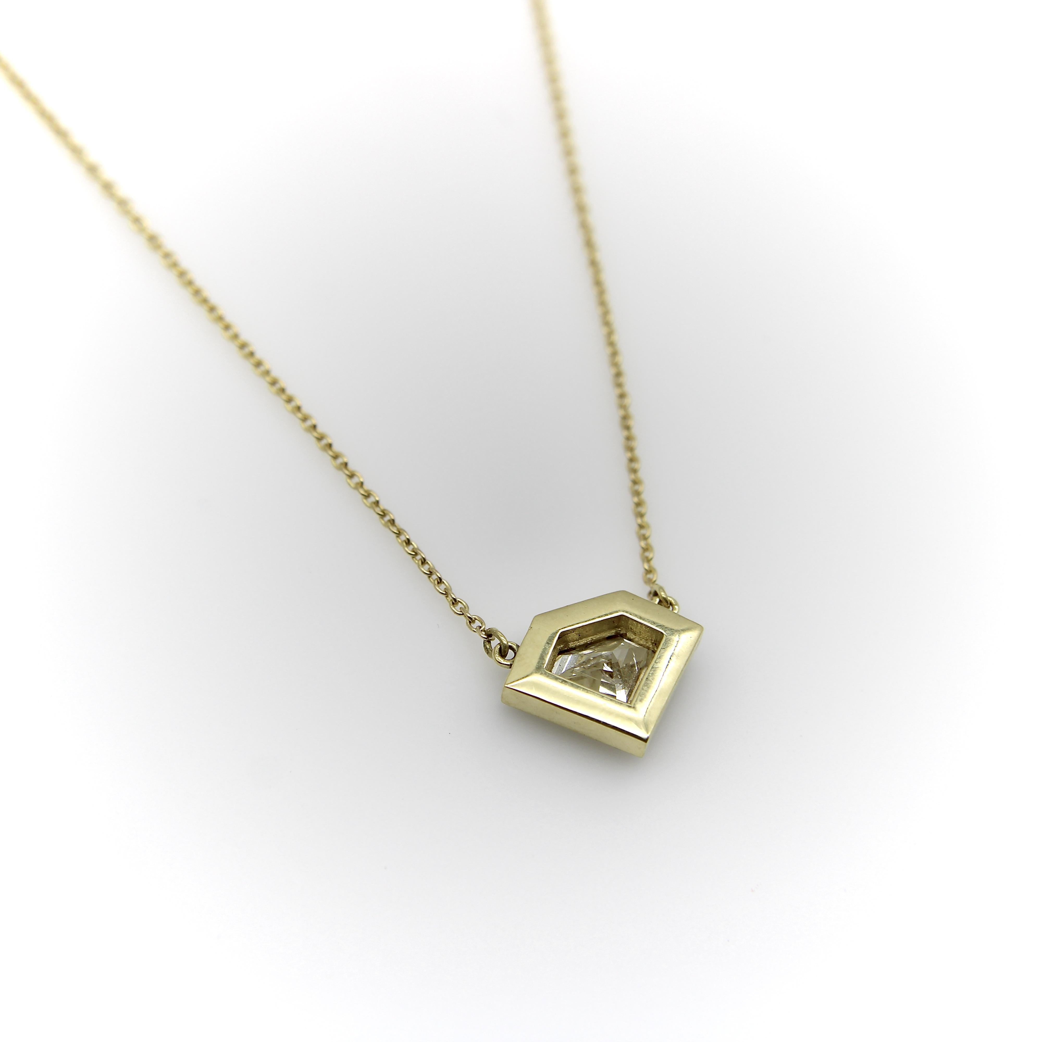 da uomo o donna Ciondolo con diamante a forma di scudo in oro 18K con alone di diamante in vendita