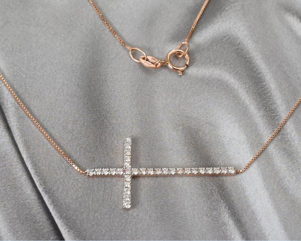 18k Gold Sideway Diamond Cross Necklace Natural Brilliant Diamond In New Condition For Sale In Bangkok, TH