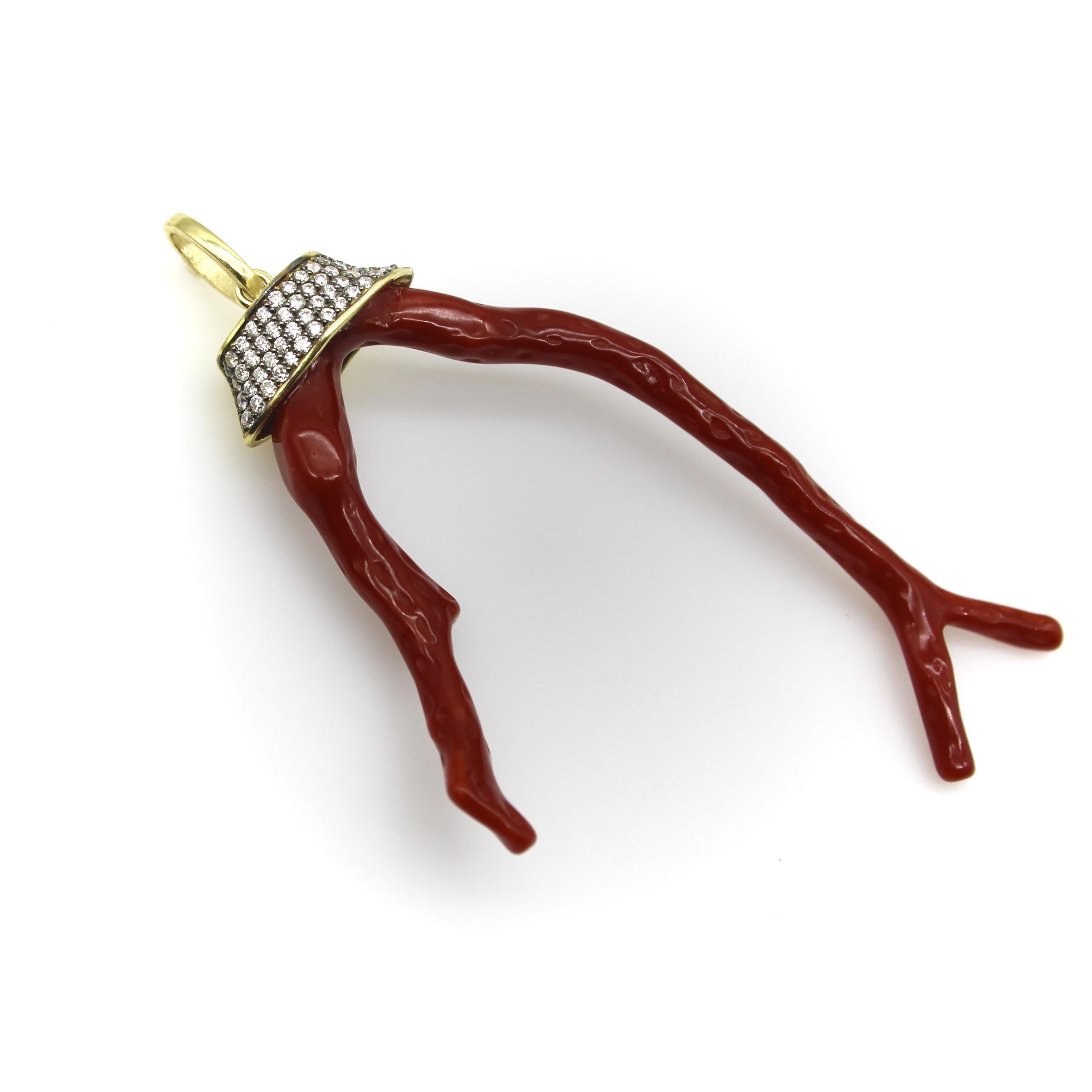 Moderno Ciondolo con corallo e diamanti in oro 18K Signature Branch in vendita