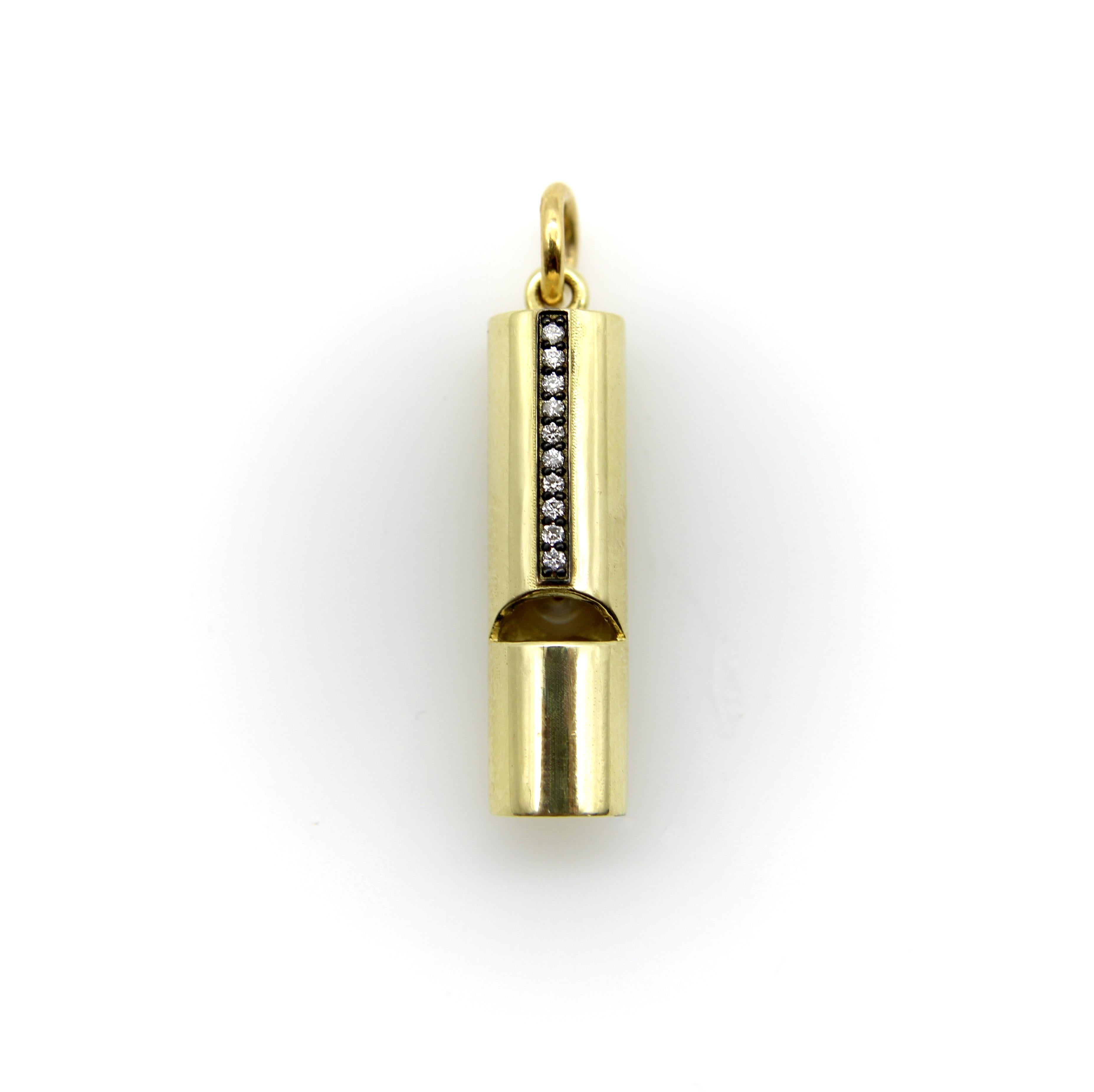 Contemporain Sifflet Signature en or 18K avec ligne cloutée de diamants en vente