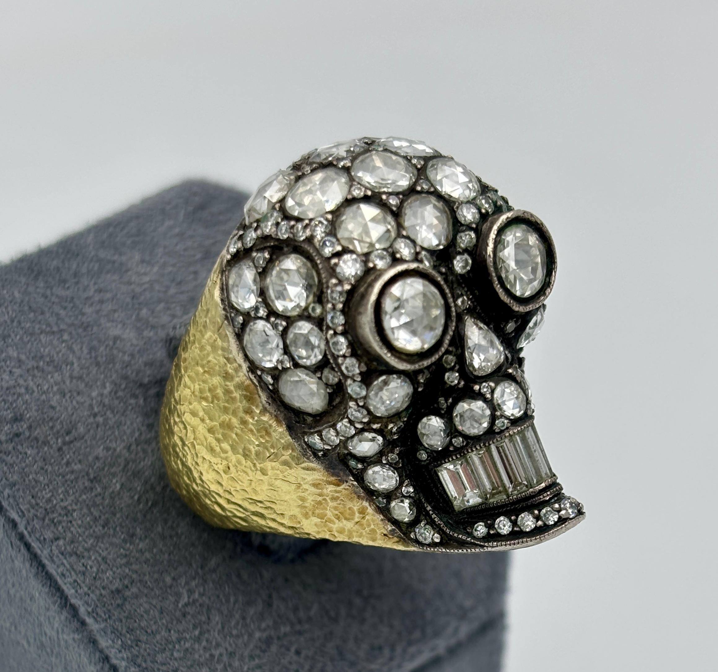 Anello con teschio in oro 18k, argento e diamanti in vendita 2
